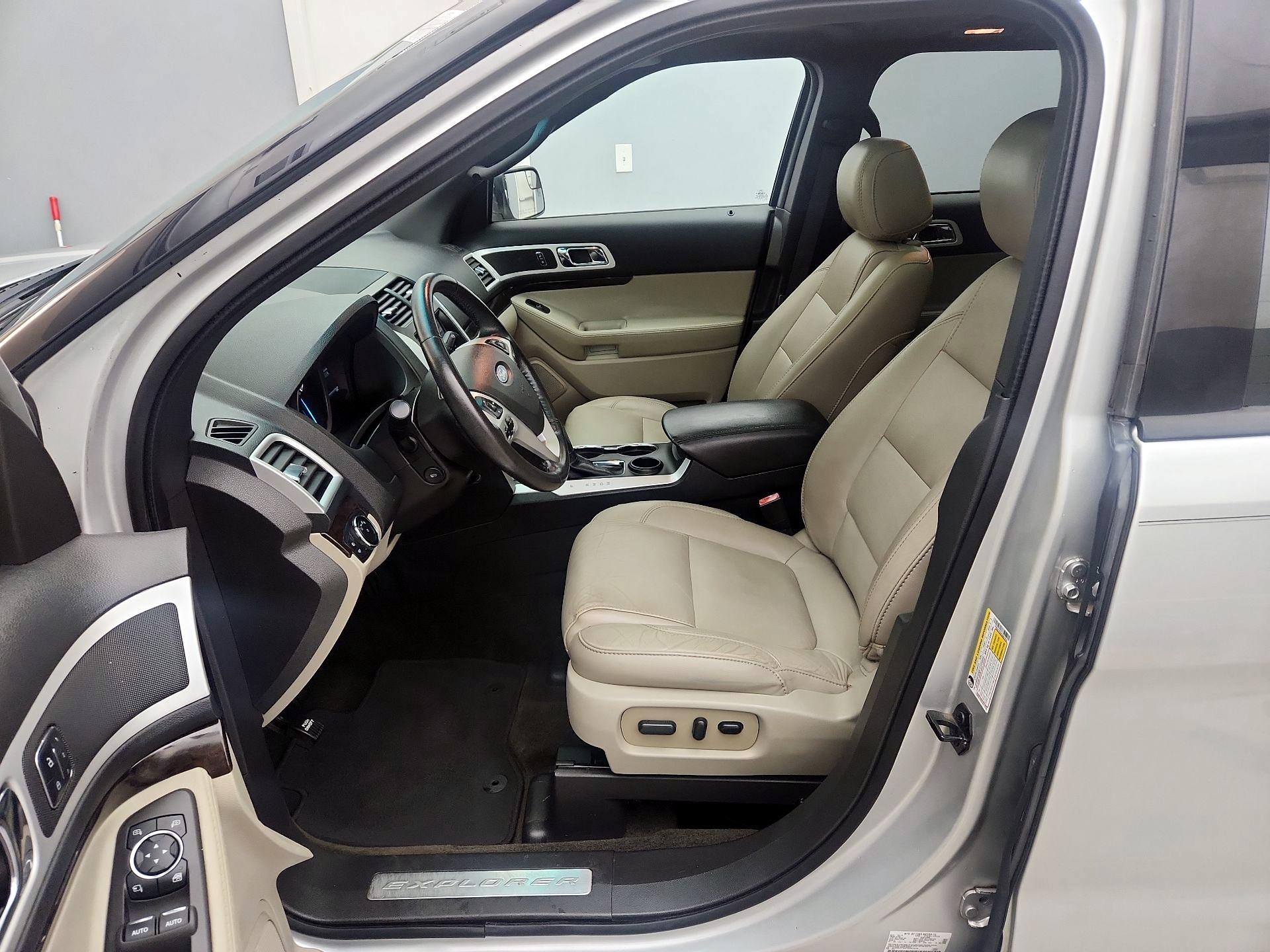 Thumbnail: 2015 Ford Explorer - 11