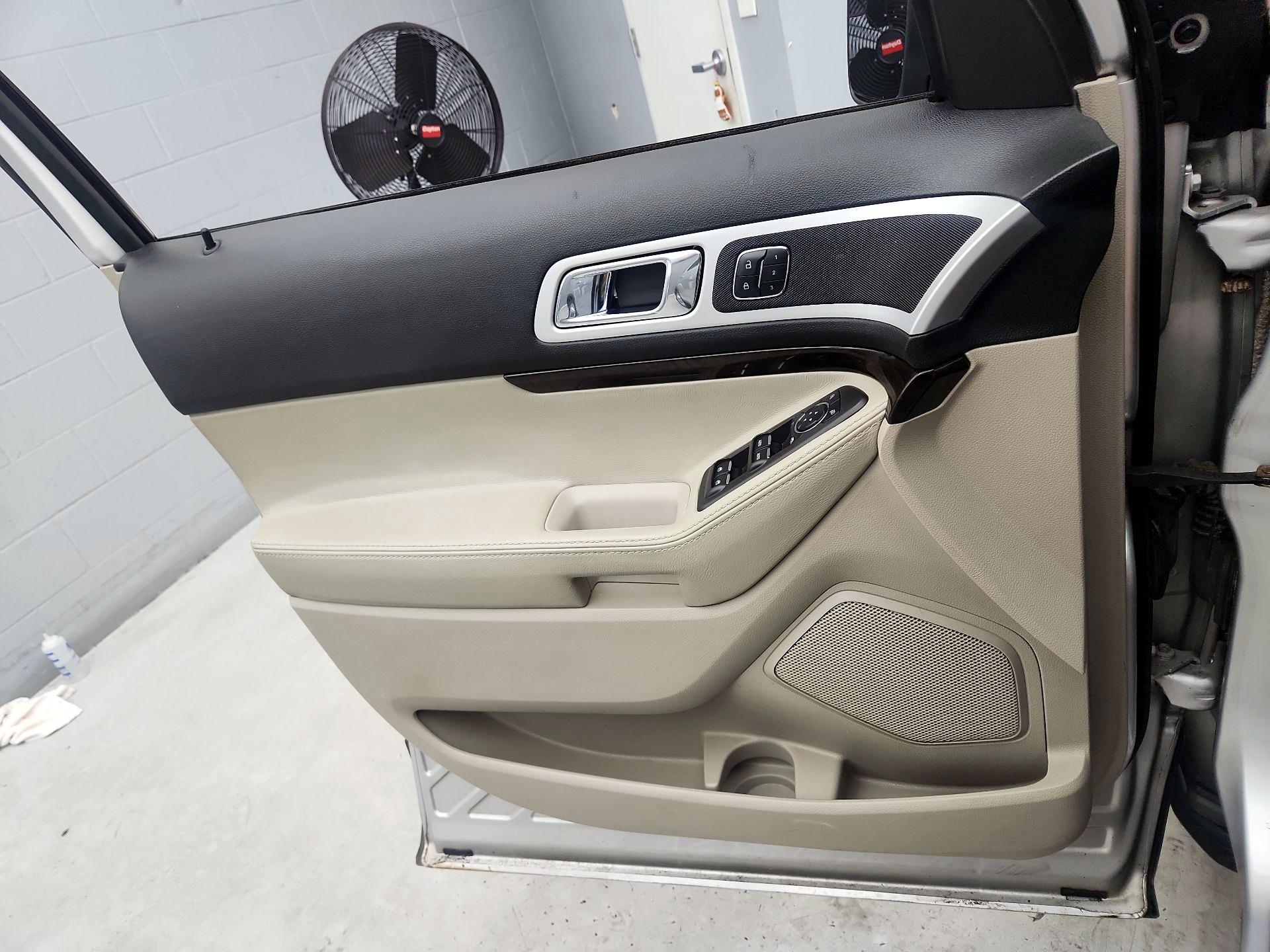 Thumbnail: 2015 Ford Explorer - 12