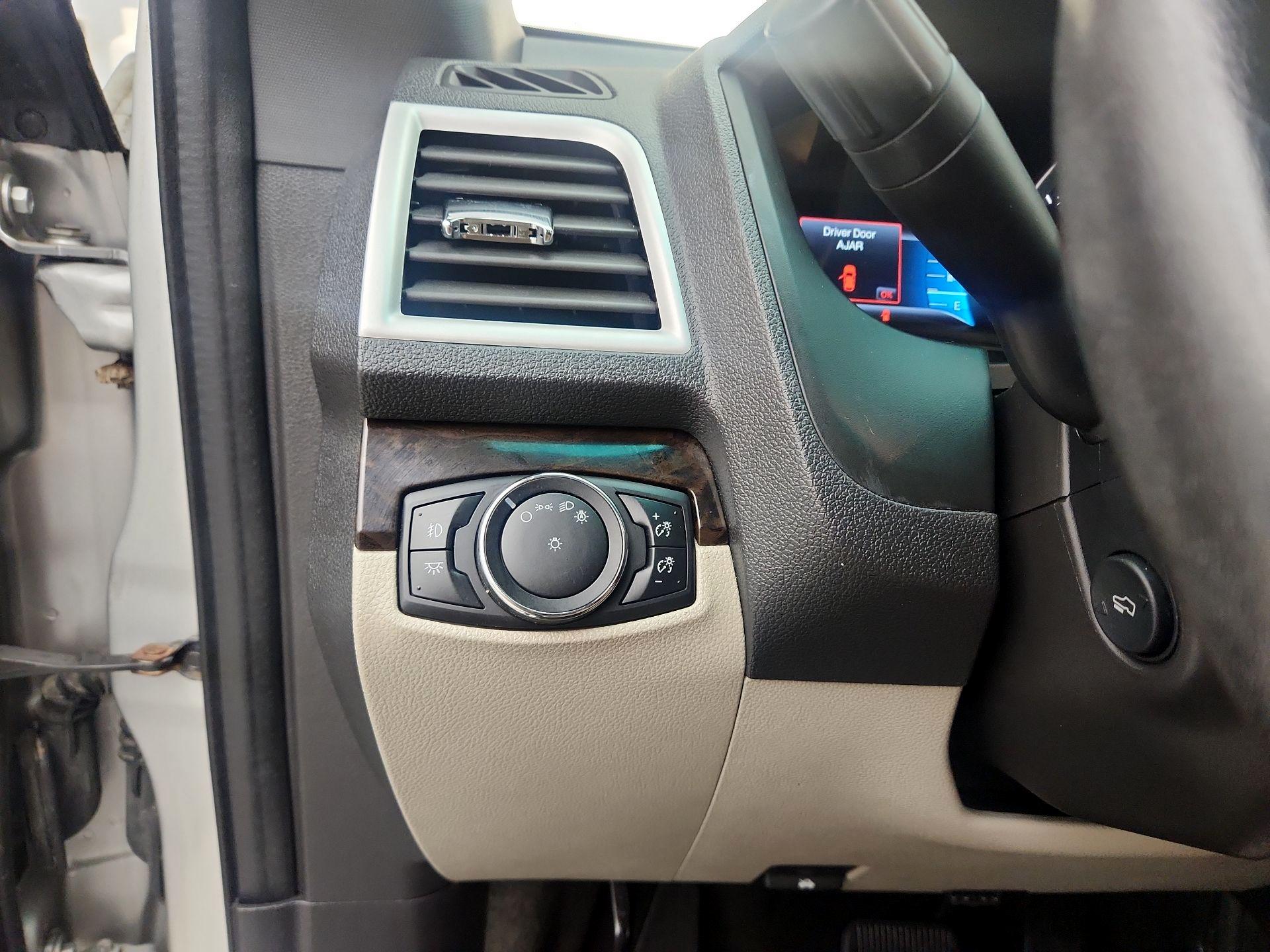 Thumbnail: 2015 Ford Explorer - 13