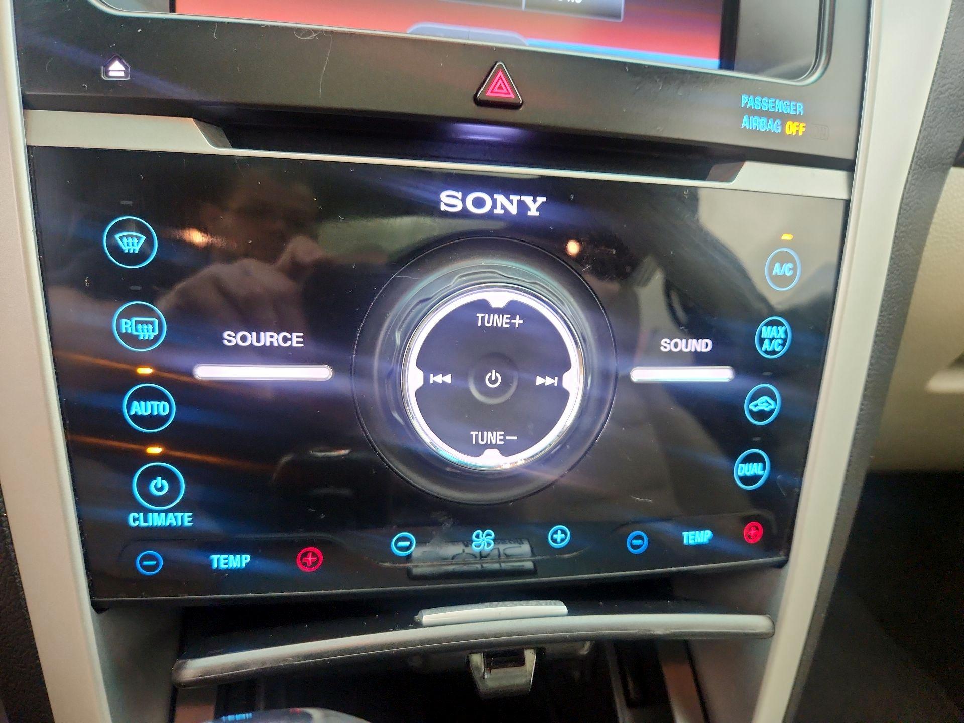 Thumbnail: 2015 Ford Explorer - 16