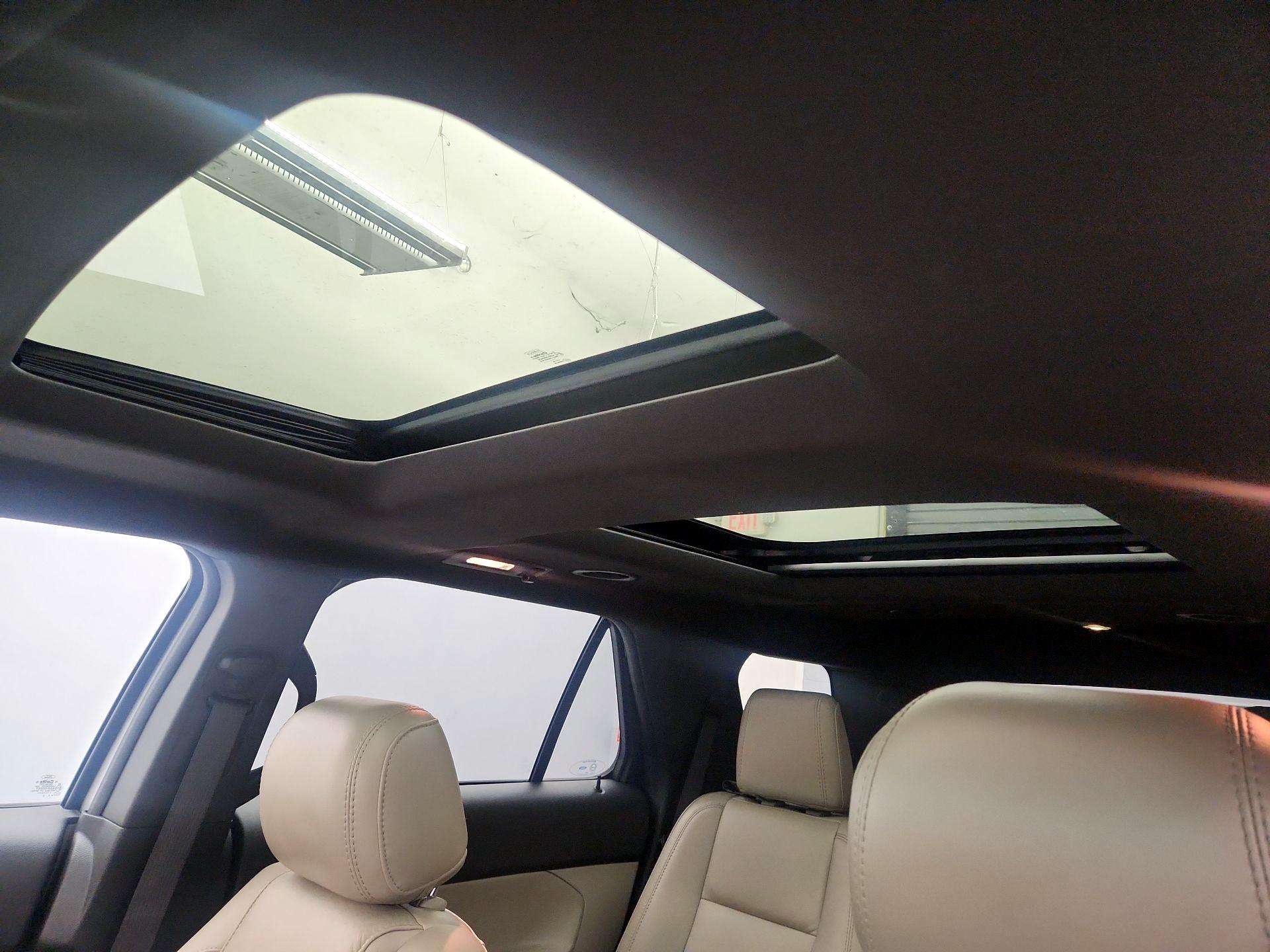 Thumbnail: 2015 Ford Explorer - 19