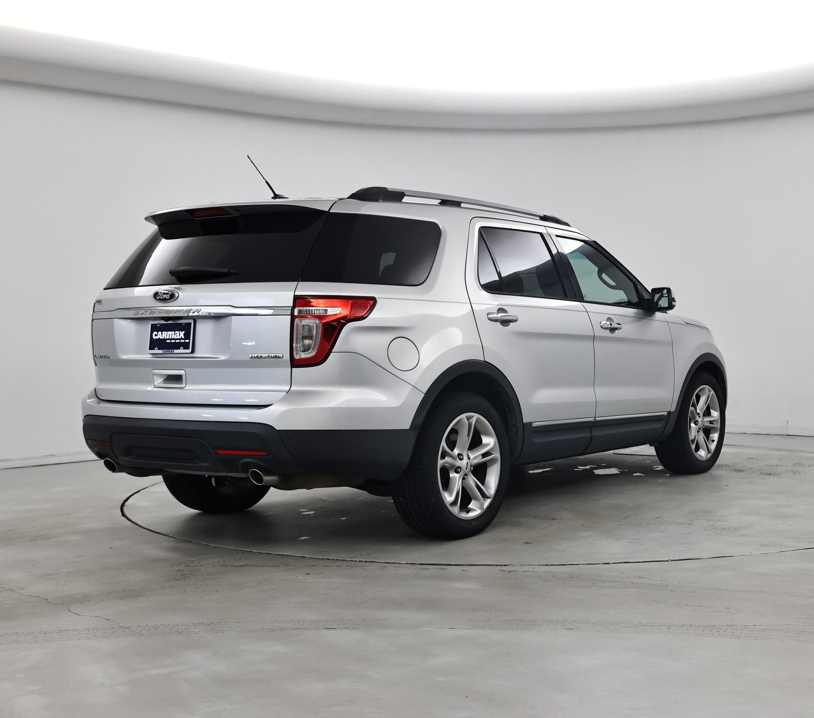 Thumbnail: 2015 Ford Explorer - 8