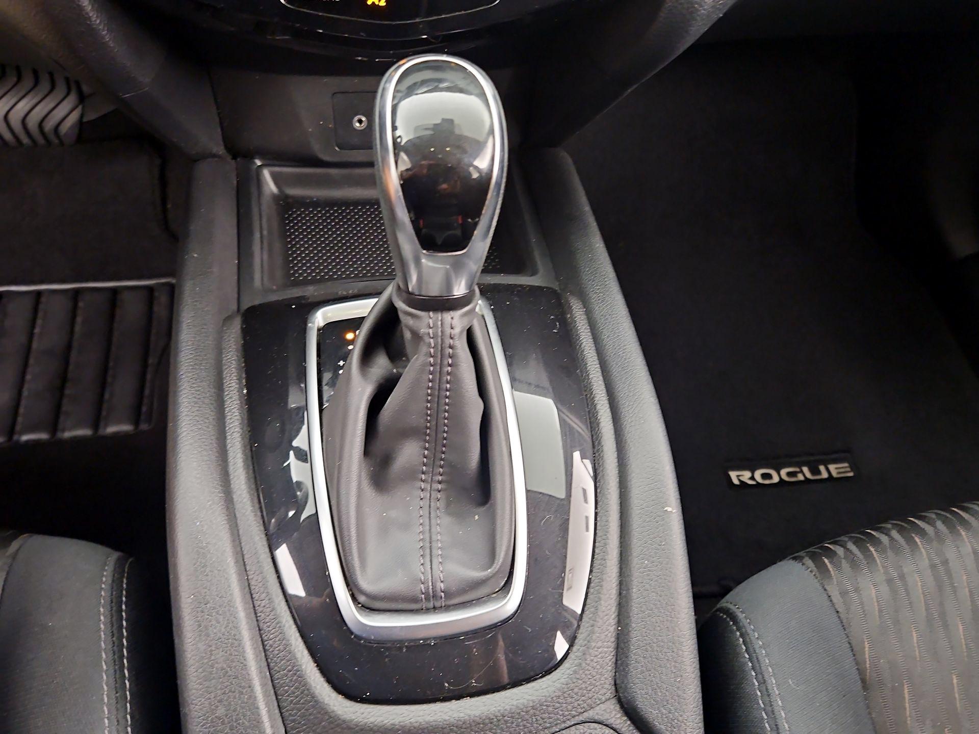 Thumbnail: 2019 Nissan Rogue - 17