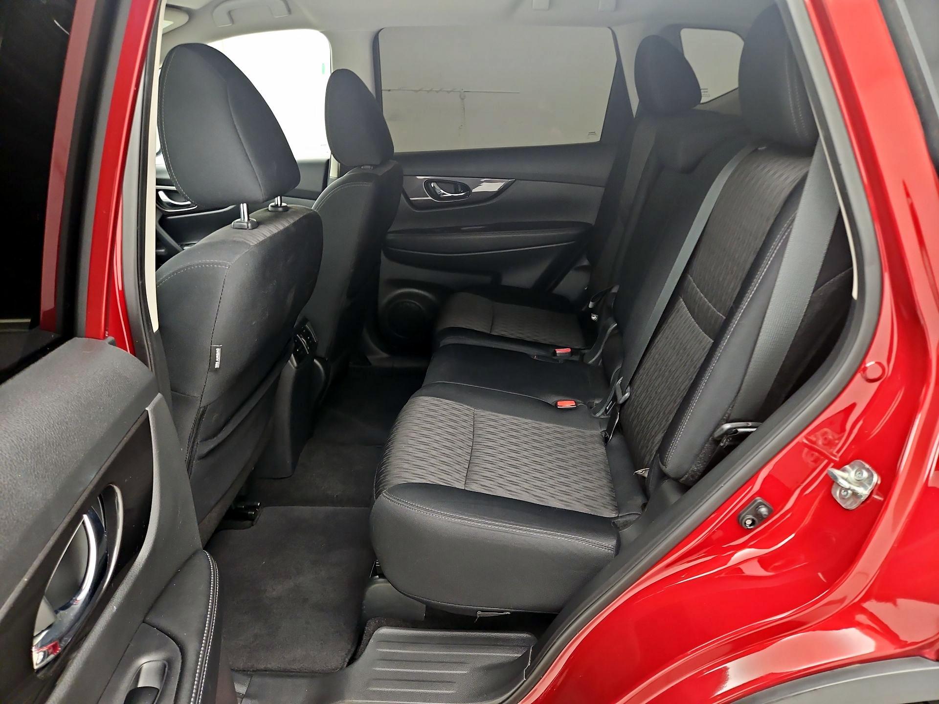Thumbnail: 2019 Nissan Rogue - 19
