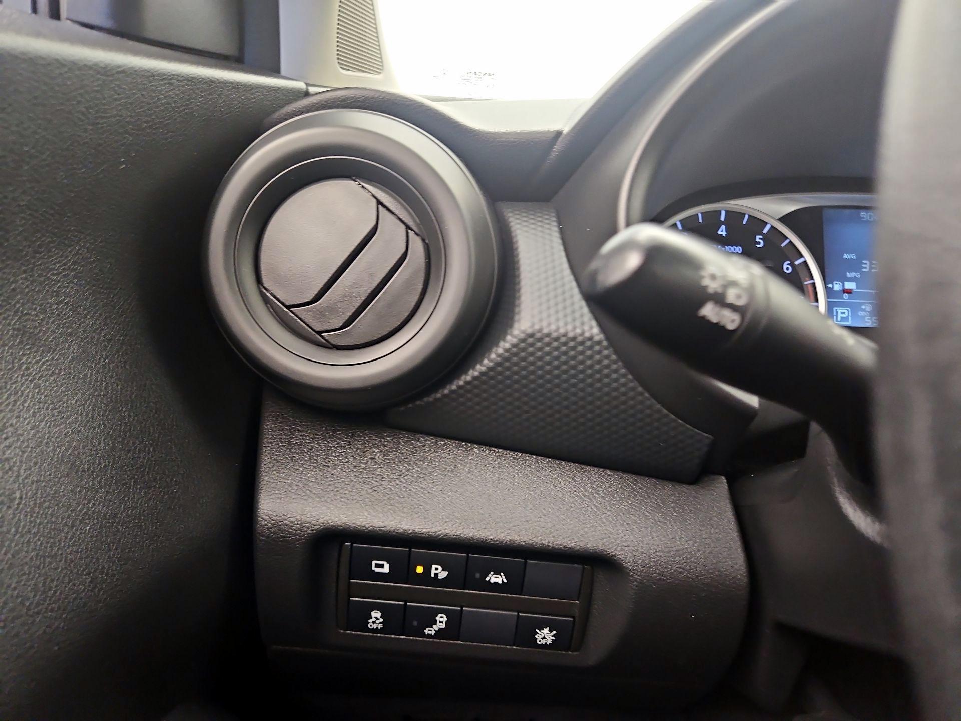 Thumbnail: 2022 Nissan Kicks - 13
