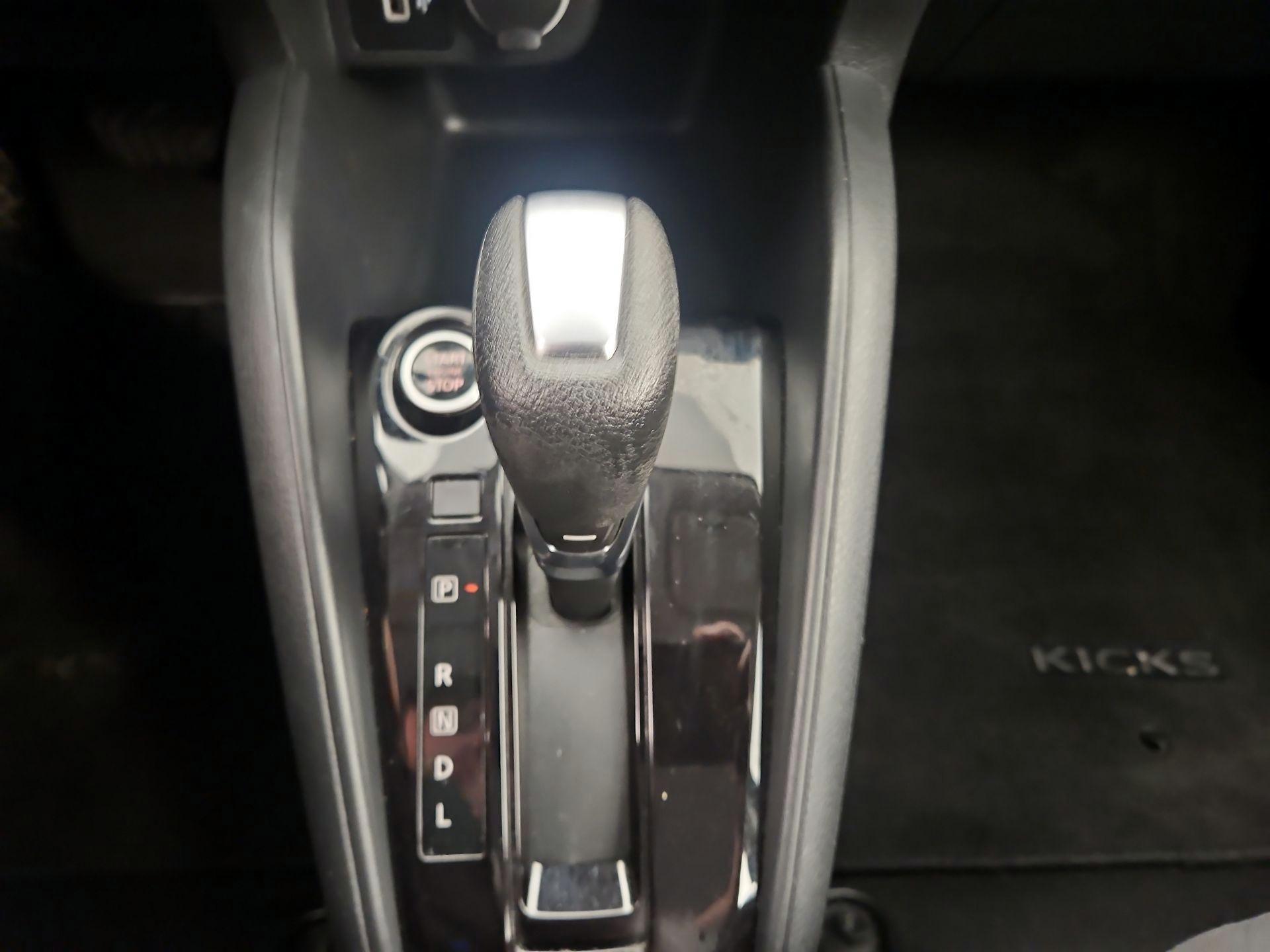 Thumbnail: 2022 Nissan Kicks - 17
