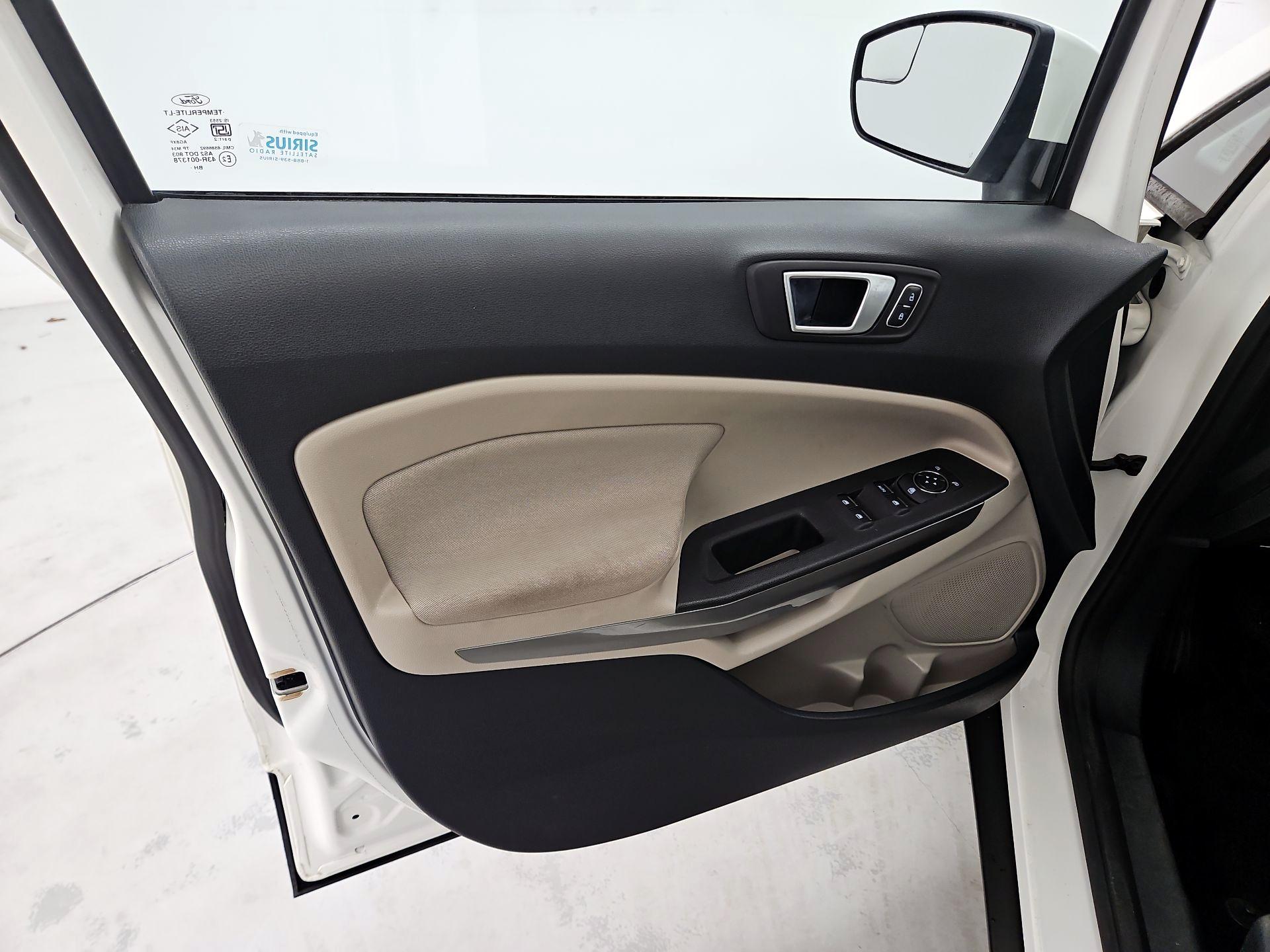 Thumbnail: 2018 Ford EcoSport - 12