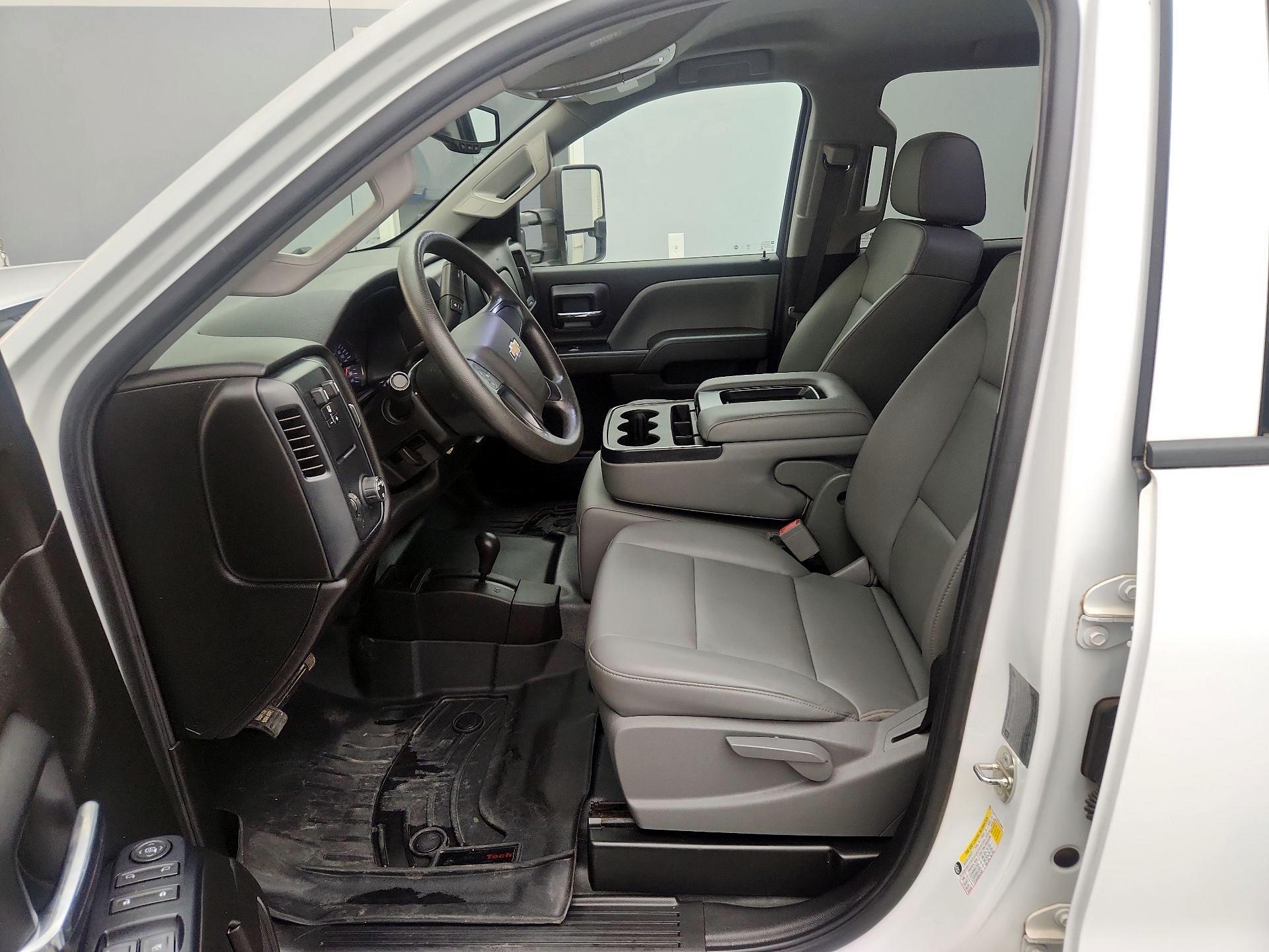 Thumbnail: 2019 Chevrolet Silverado 3500 - 11