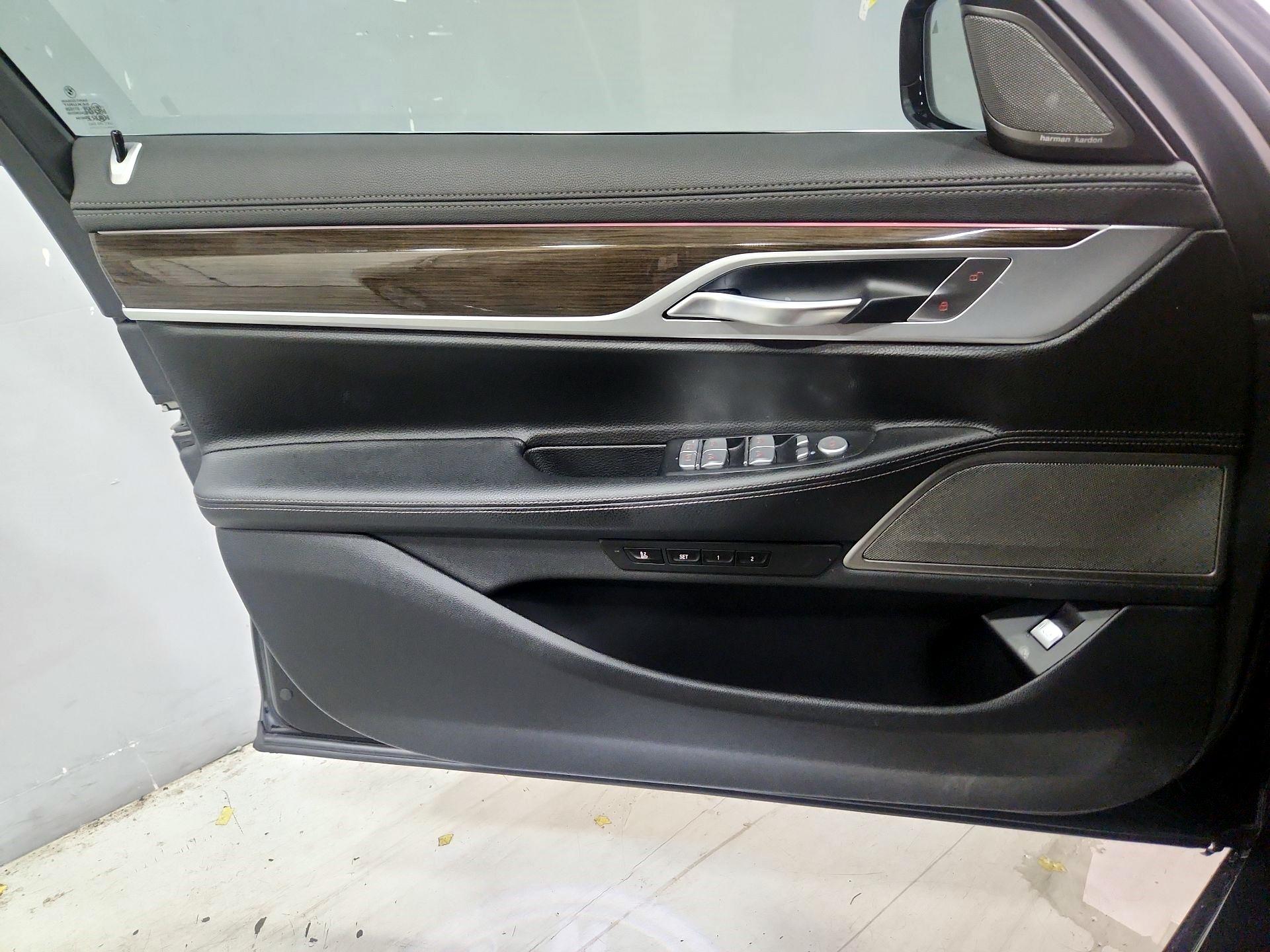 Thumbnail: 2019 BMW 7 Series - 12