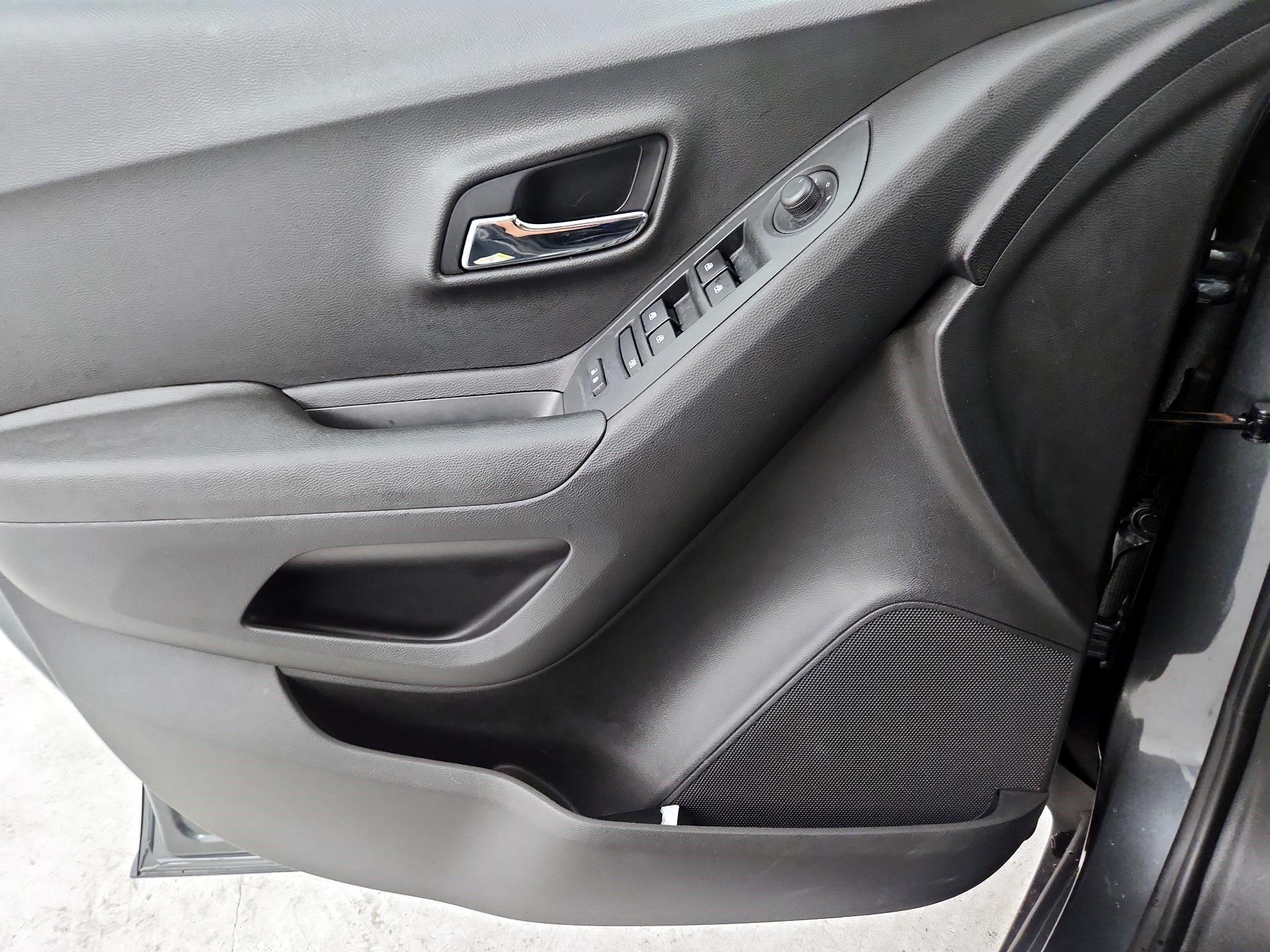 Thumbnail: 2019 Chevrolet Trax - 12