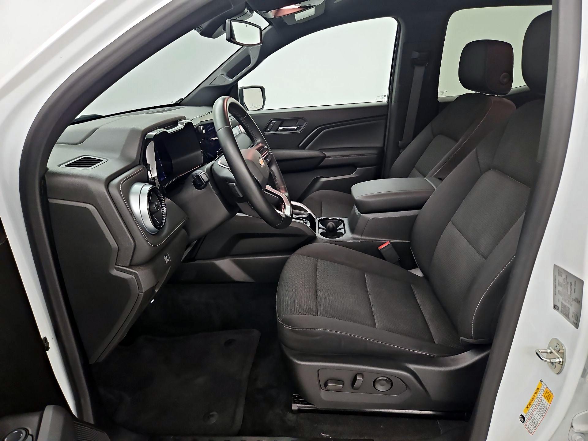 Thumbnail: 2023 Chevrolet Colorado - 11