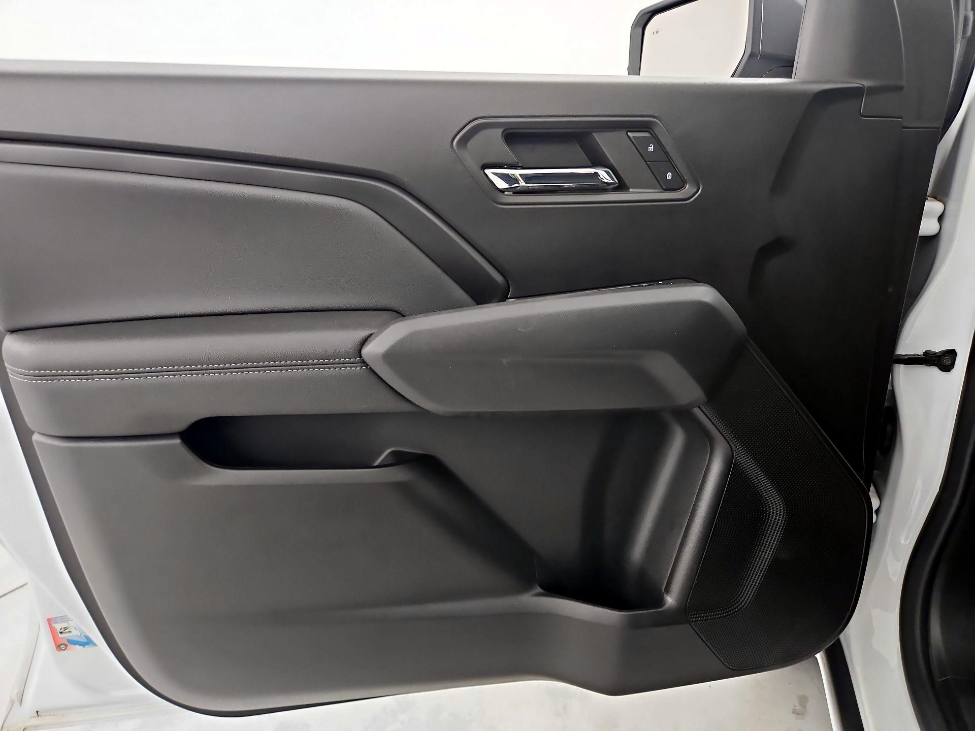 Thumbnail: 2023 Chevrolet Colorado - 12