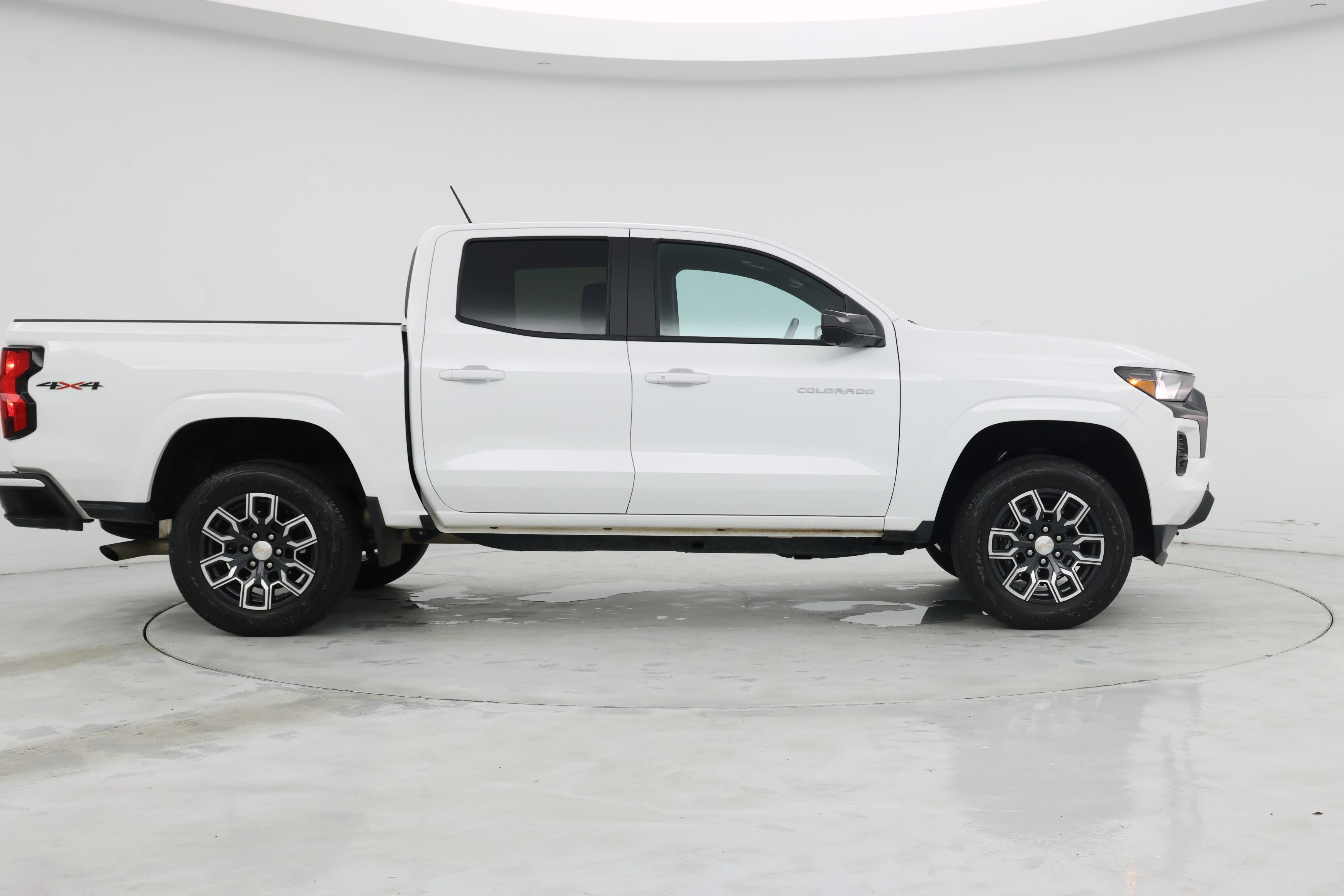 Thumbnail: 2023 Chevrolet Colorado - 7