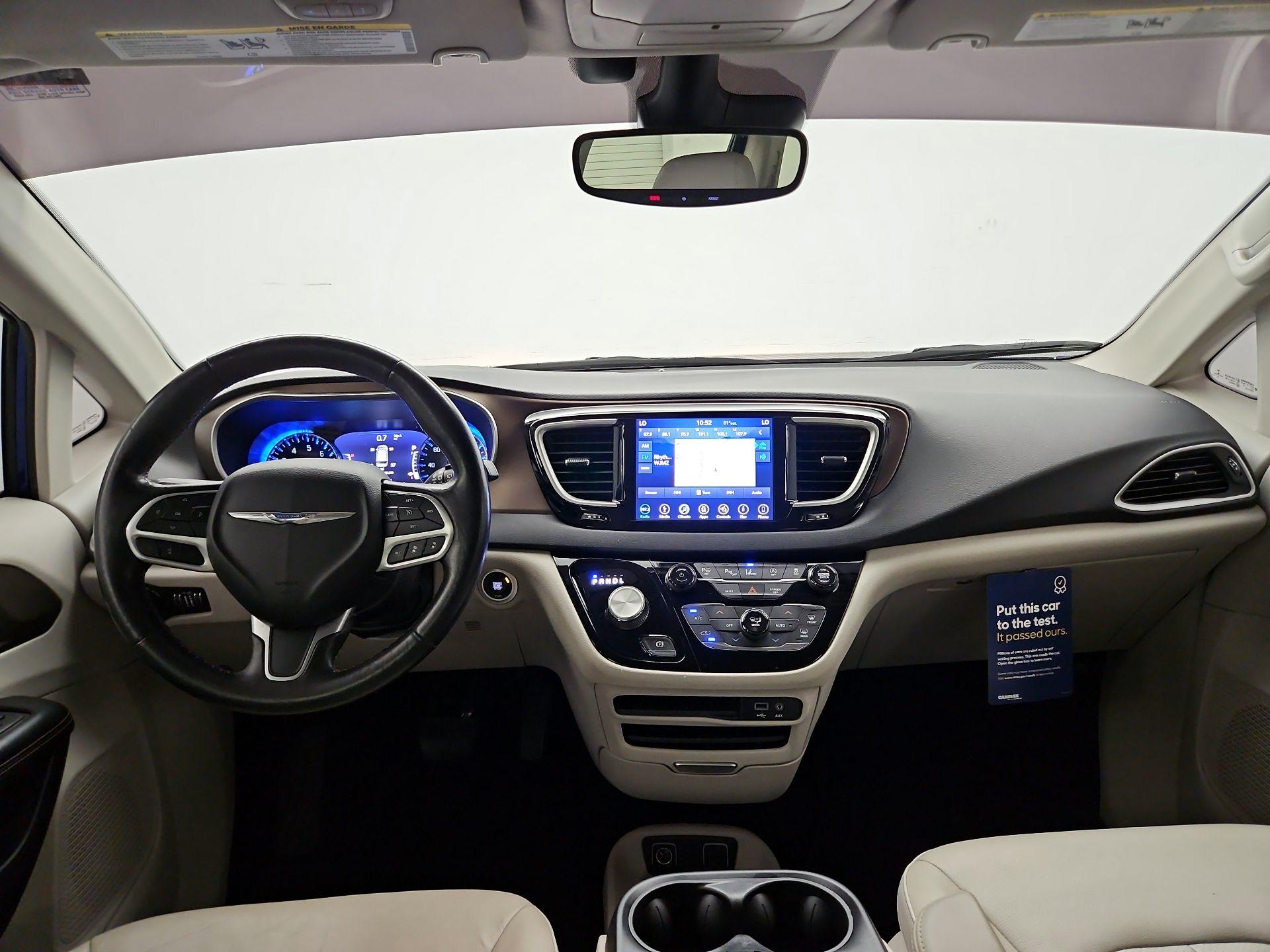 Thumbnail: 2019 Chrysler Pacifica - 9