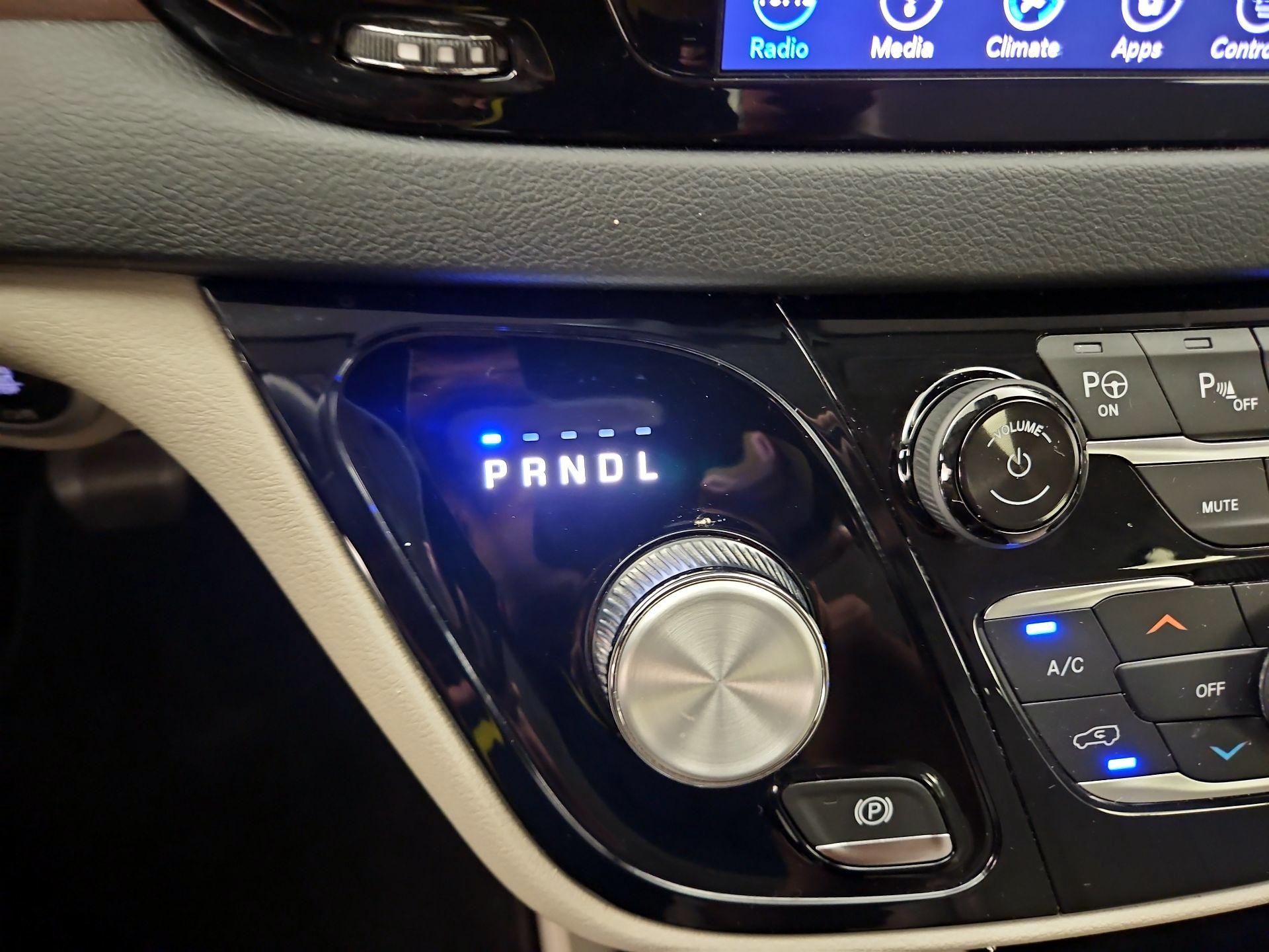 Thumbnail: 2019 Chrysler Pacifica - 18