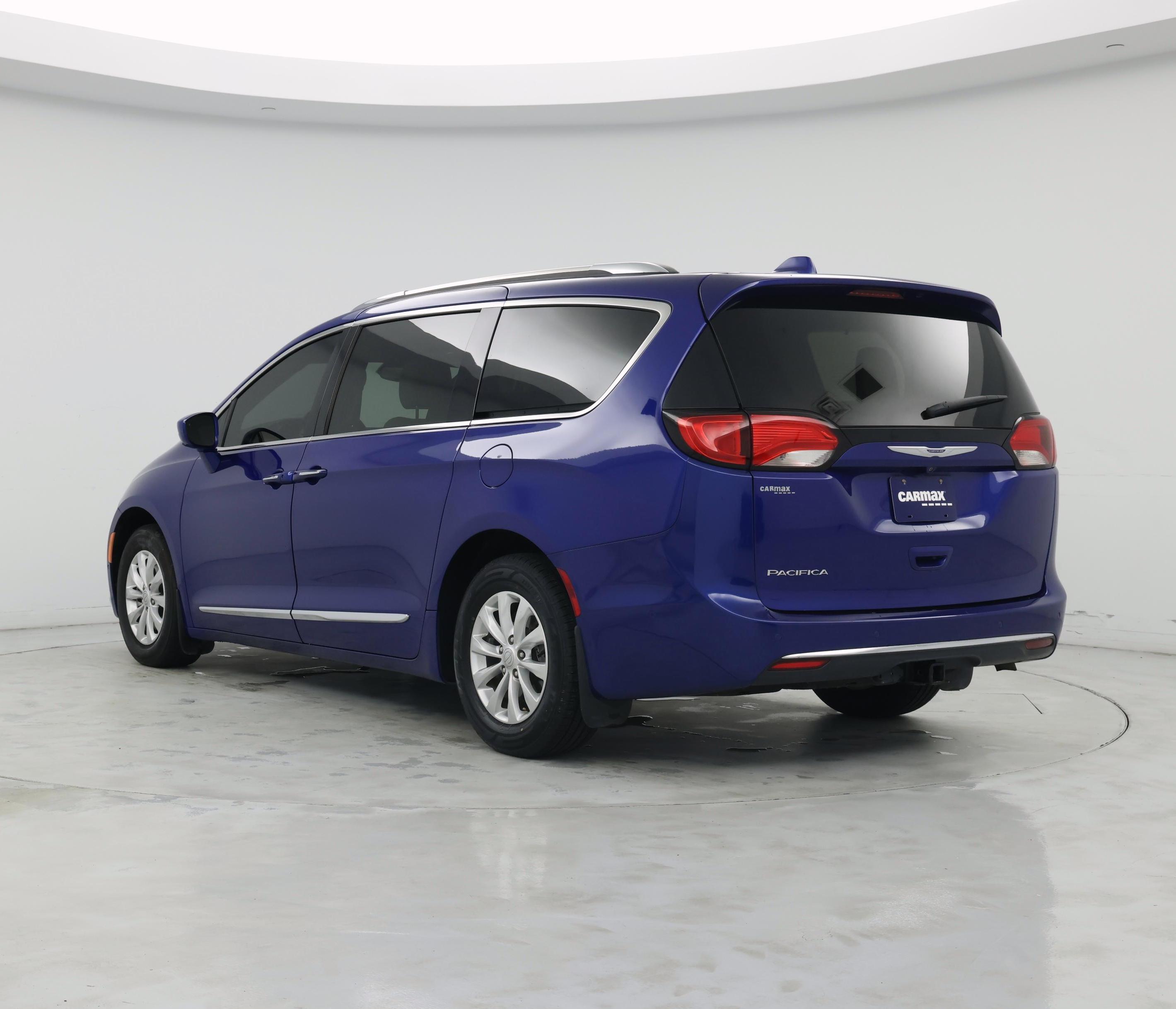 Thumbnail: 2019 Chrysler Pacifica - 2