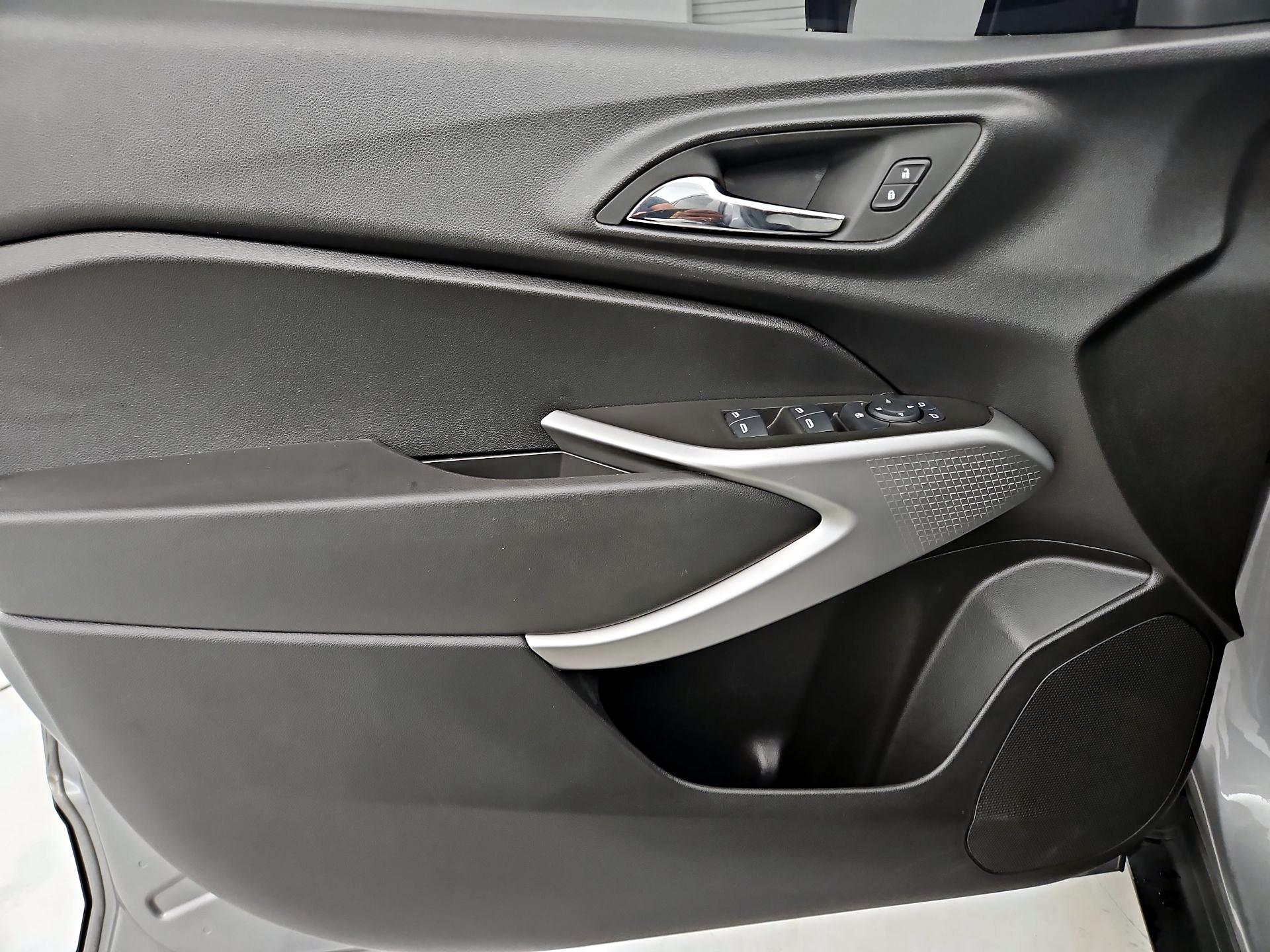 Thumbnail: 2024 Chevrolet Trax - 12
