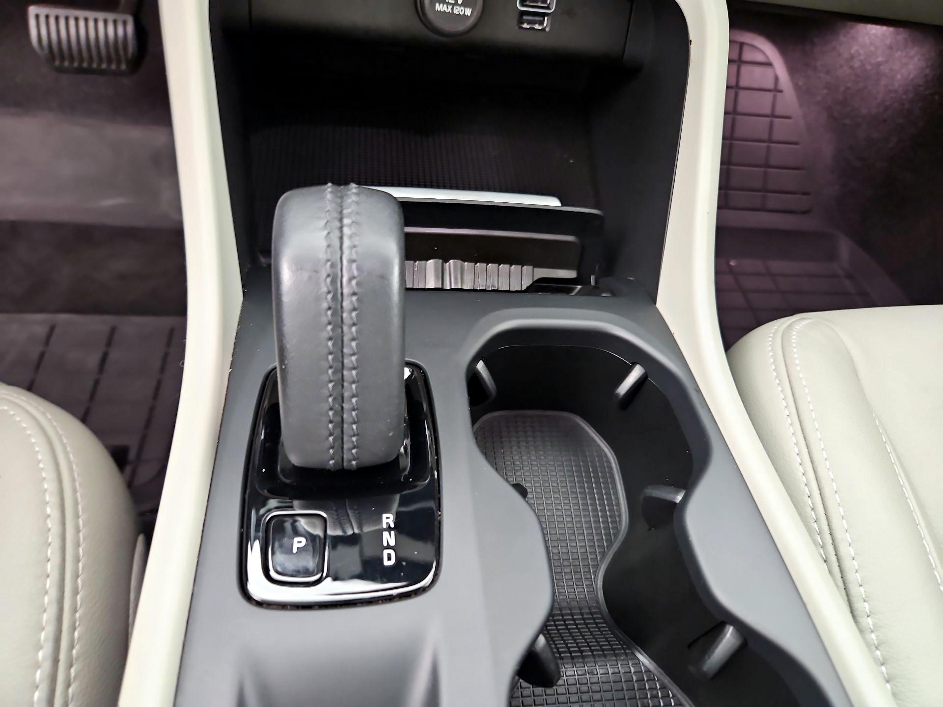 Thumbnail: 2021 Volvo XC40 - 18
