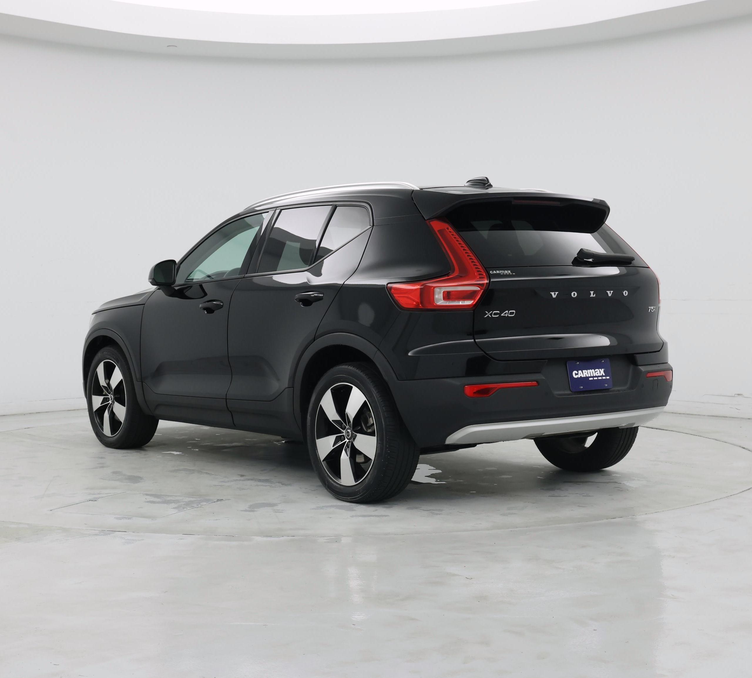 Thumbnail: 2021 Volvo XC40 - 2