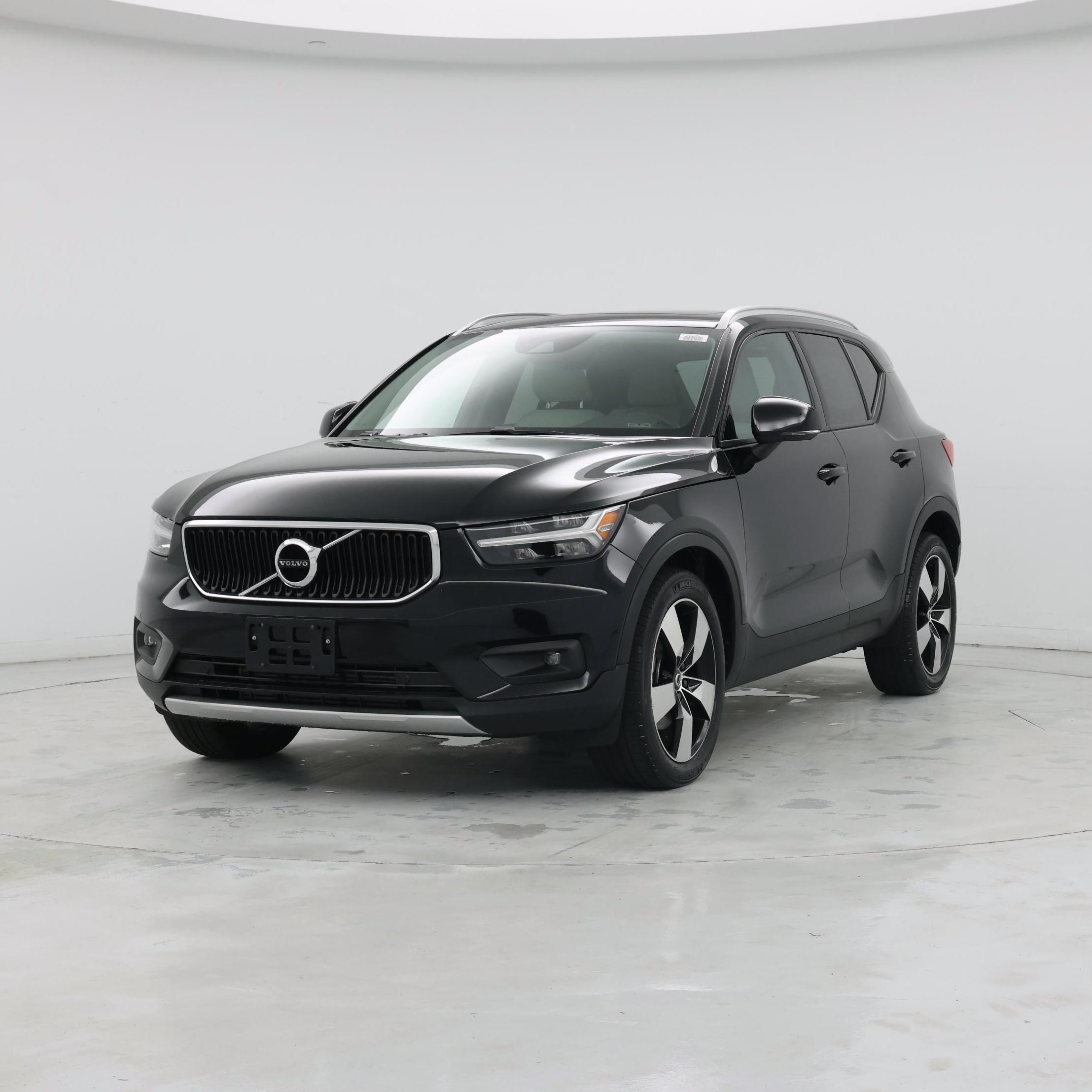 Thumbnail: 2021 Volvo XC40 - 4