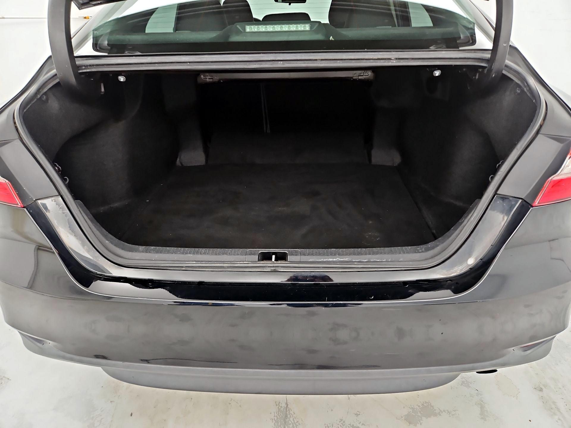 Thumbnail: 2018 Toyota Camry - 20