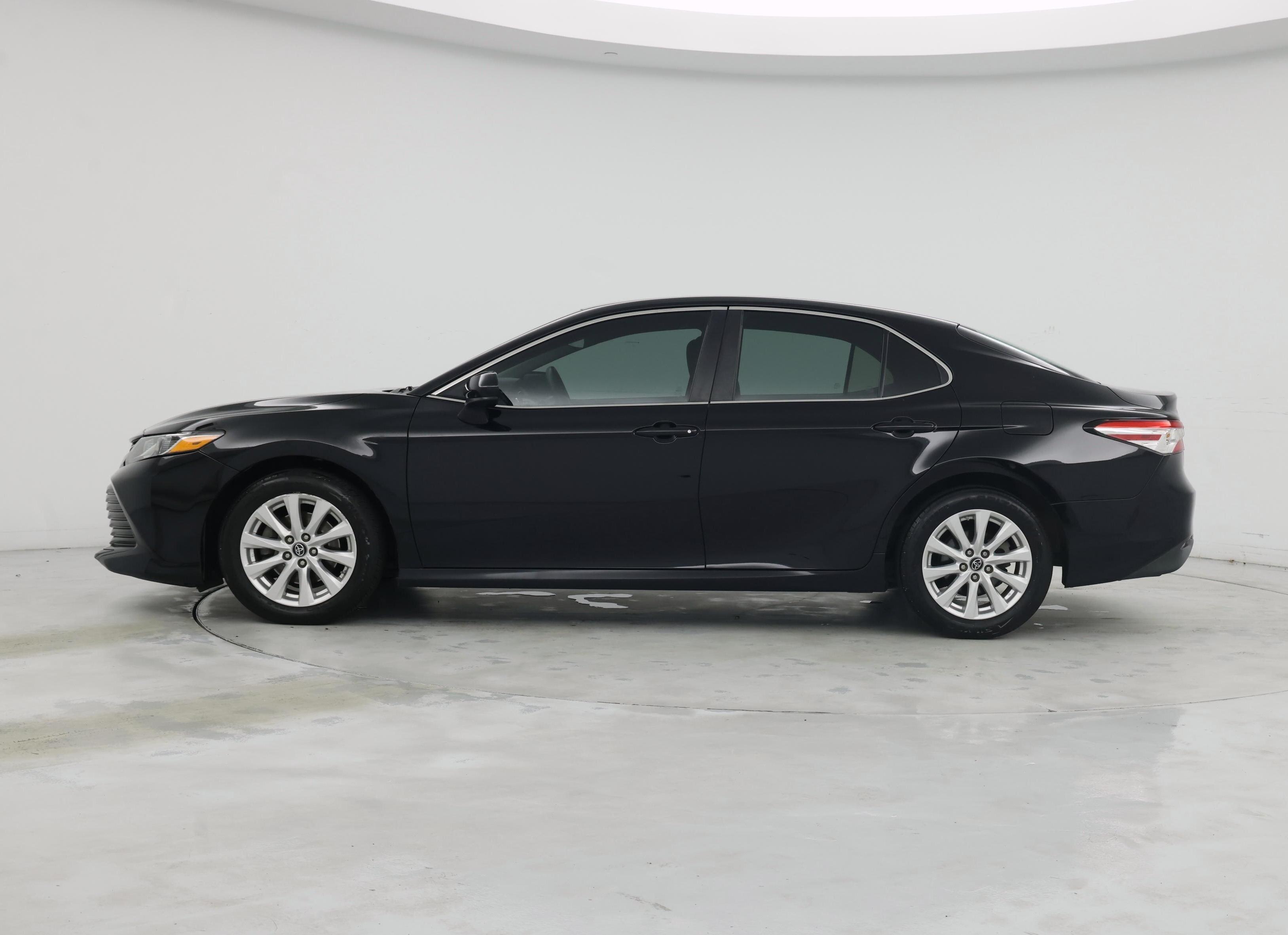 Thumbnail: 2018 Toyota Camry - 3
