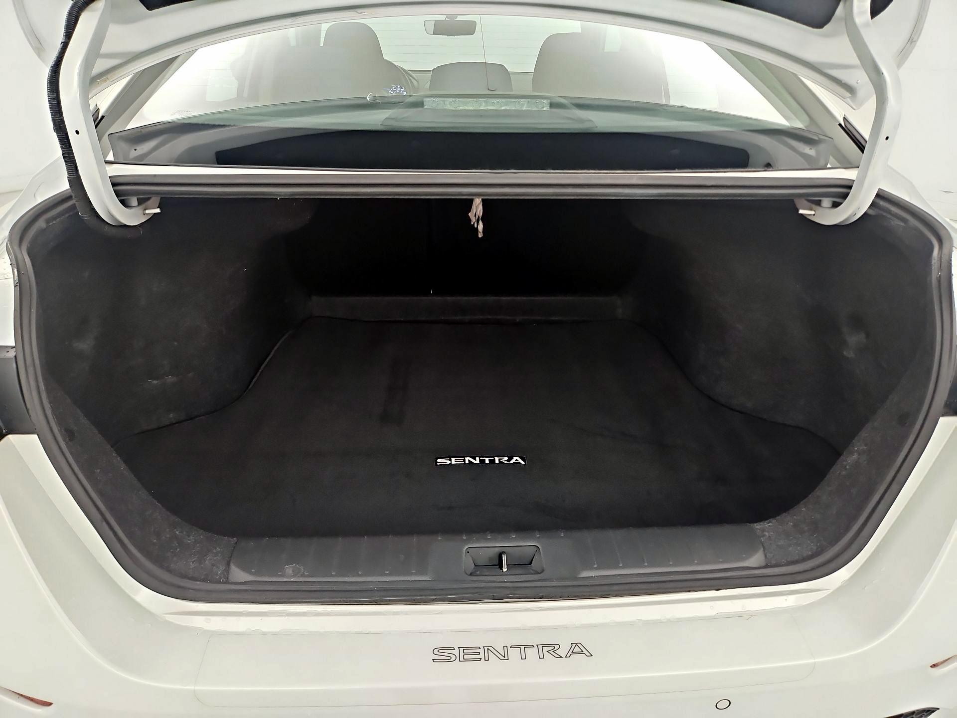 Thumbnail: 2020 Nissan Sentra - 20
