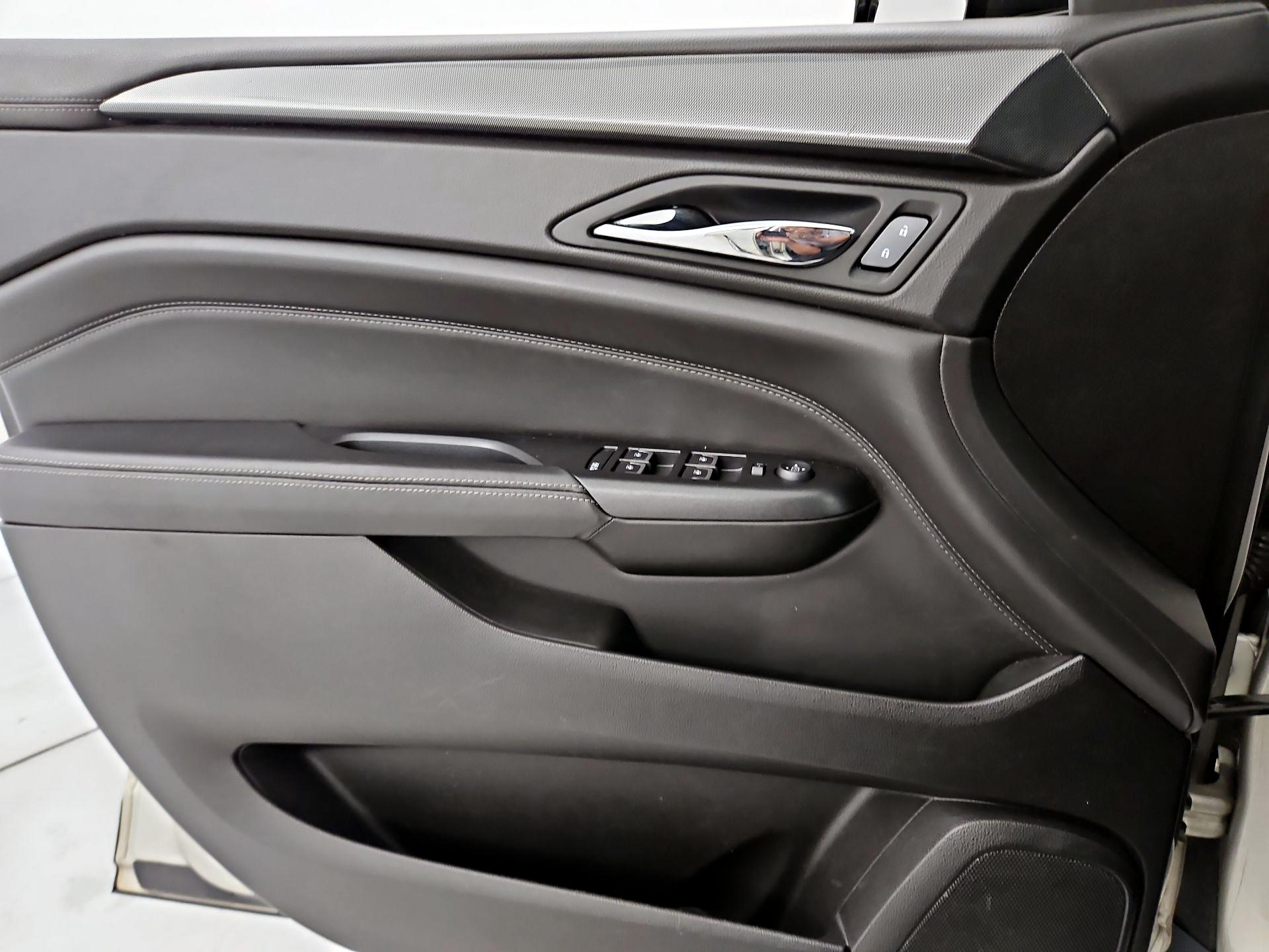 Thumbnail: 2016 Cadillac SRX - 12