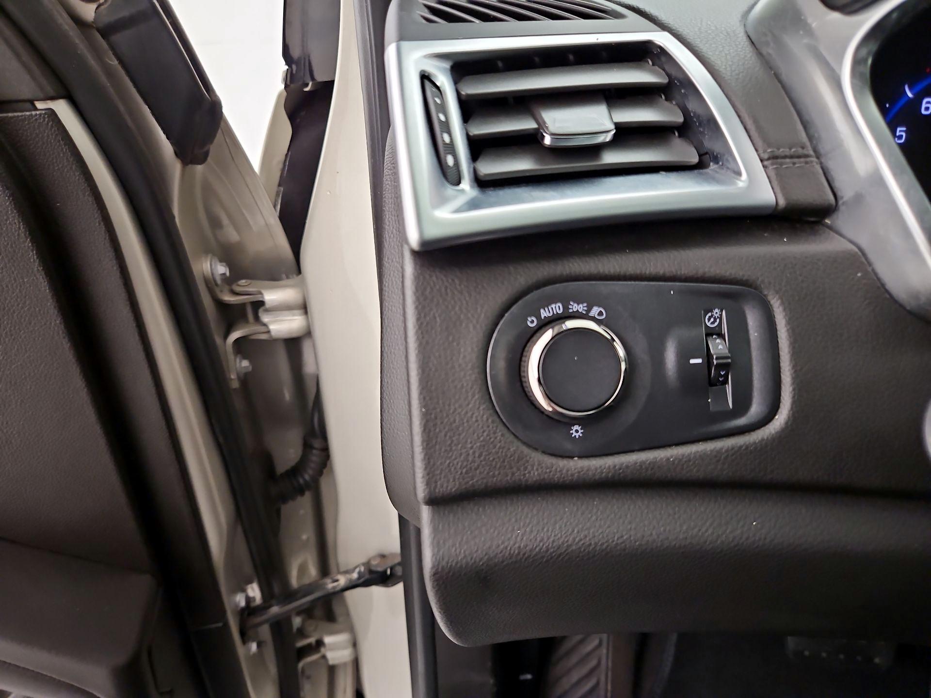 Thumbnail: 2016 Cadillac SRX - 13