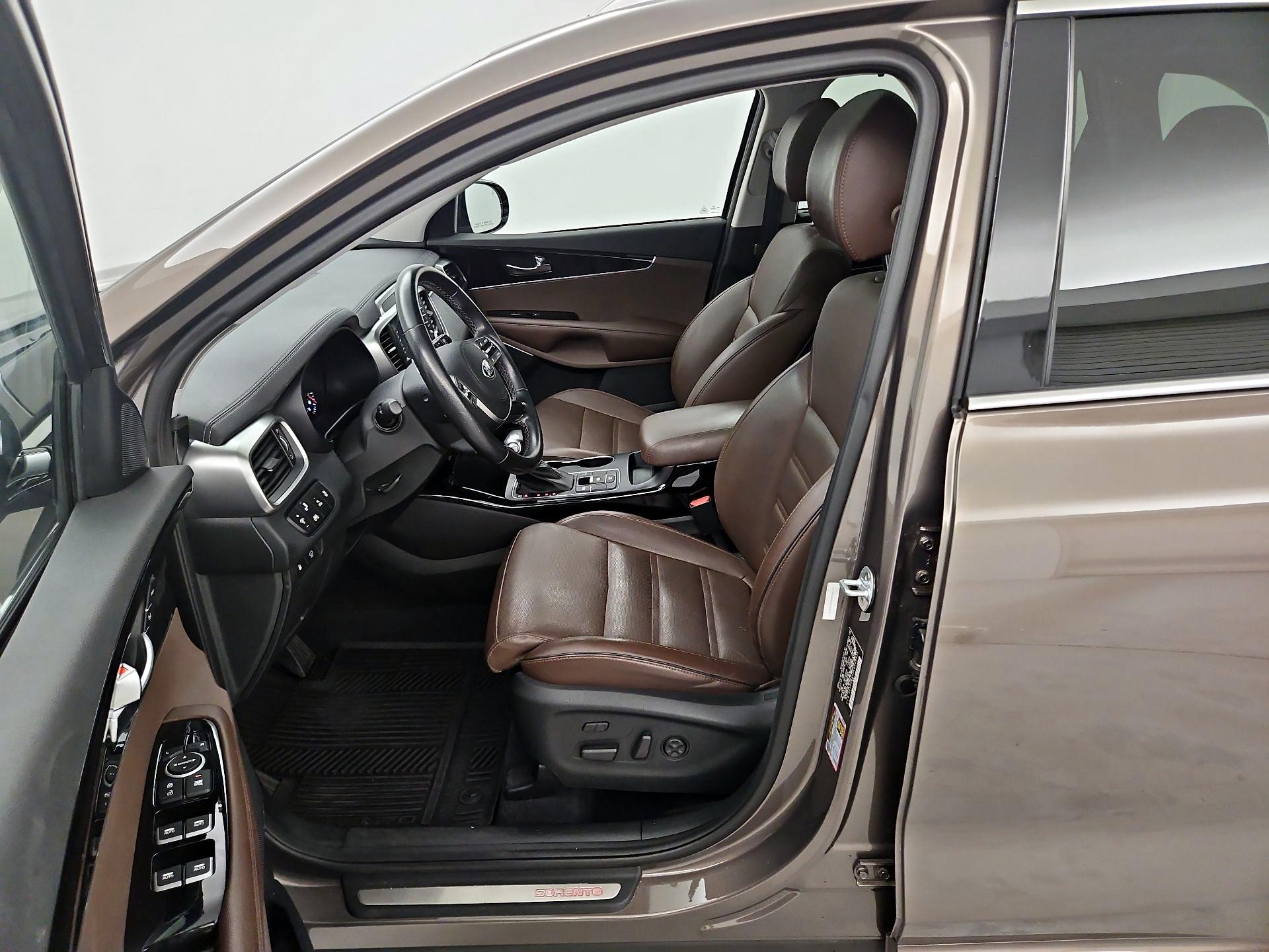 Thumbnail: 2019 Kia Sorento - 11