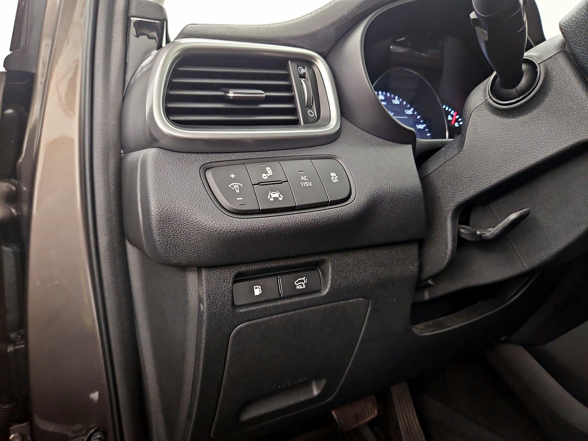 Thumbnail: 2019 Kia Sorento - 13