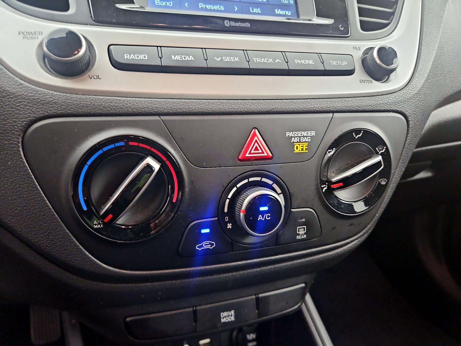 Thumbnail: 2021 Hyundai Accent - 16