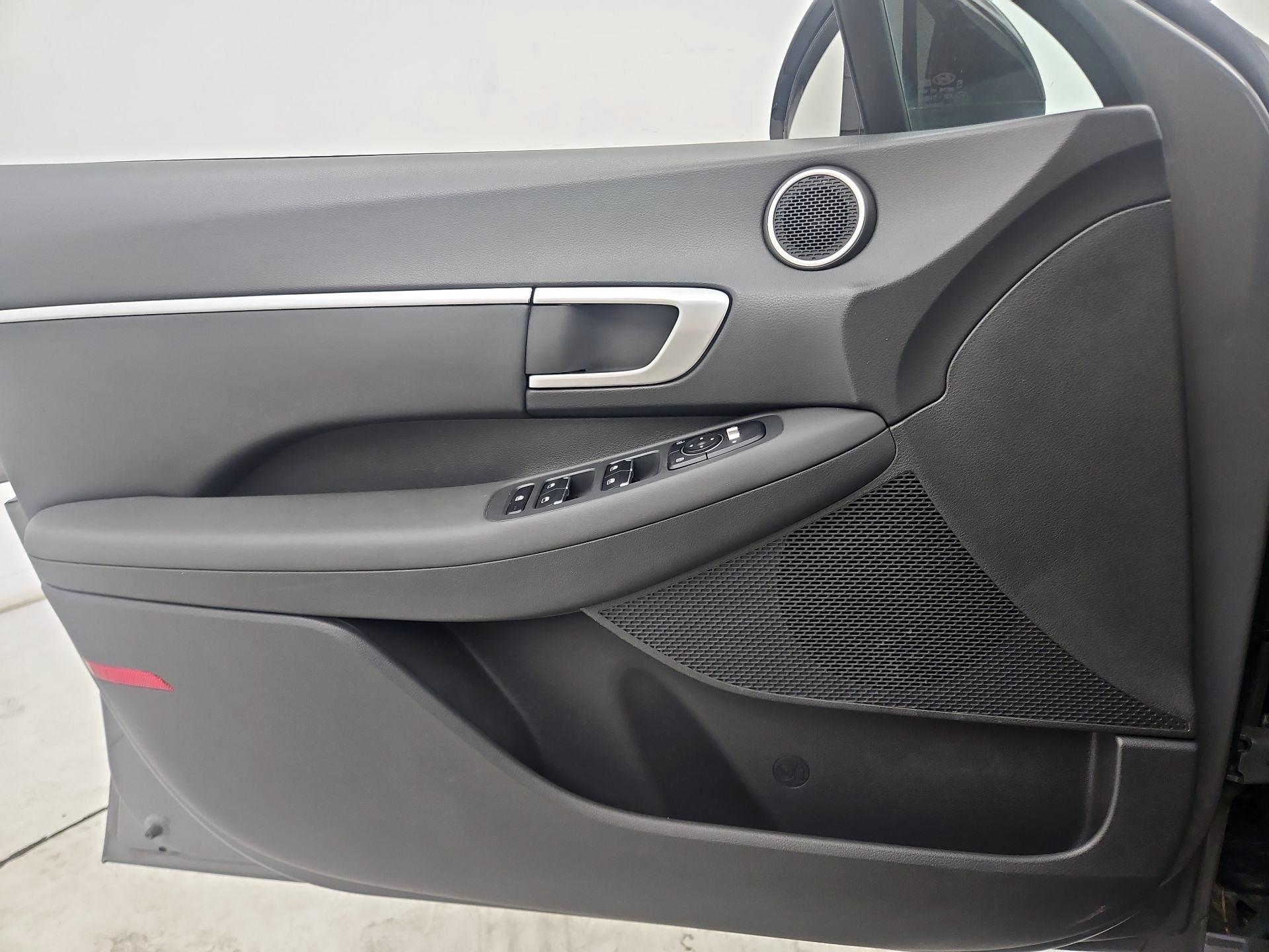 Thumbnail: 2020 Hyundai Sonata - 12