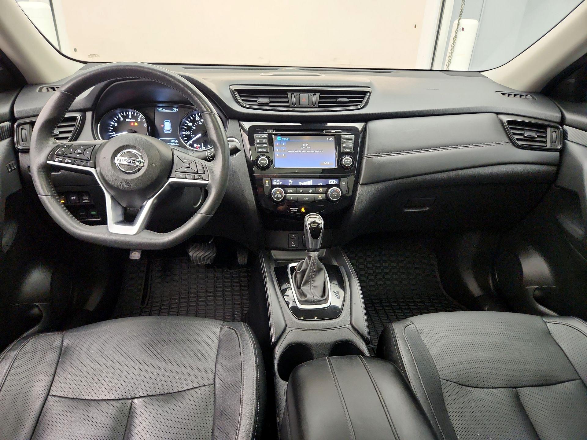 Thumbnail: 2017 Nissan Rogue - 9