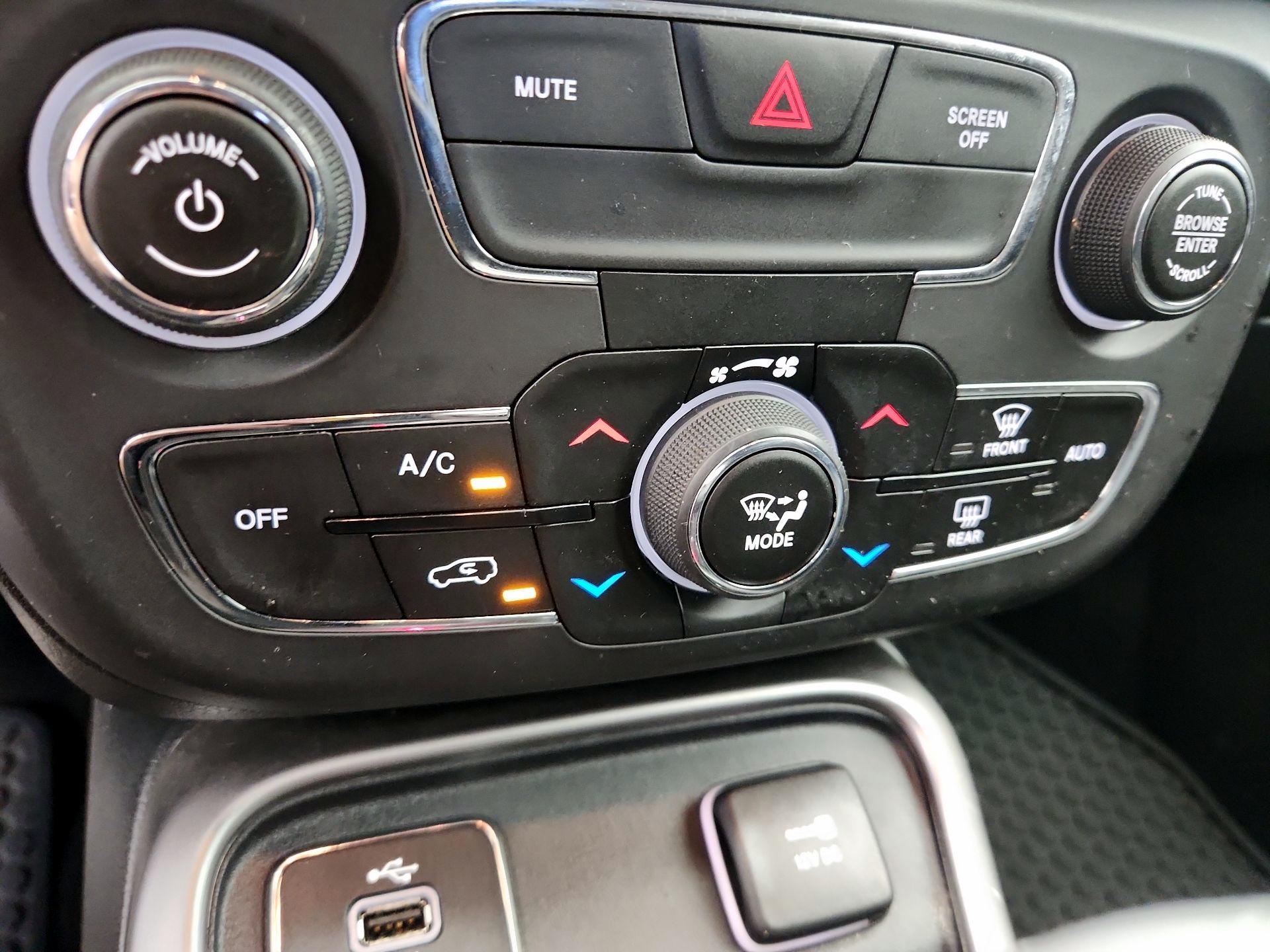 Thumbnail: 2018 Jeep Compass - 16