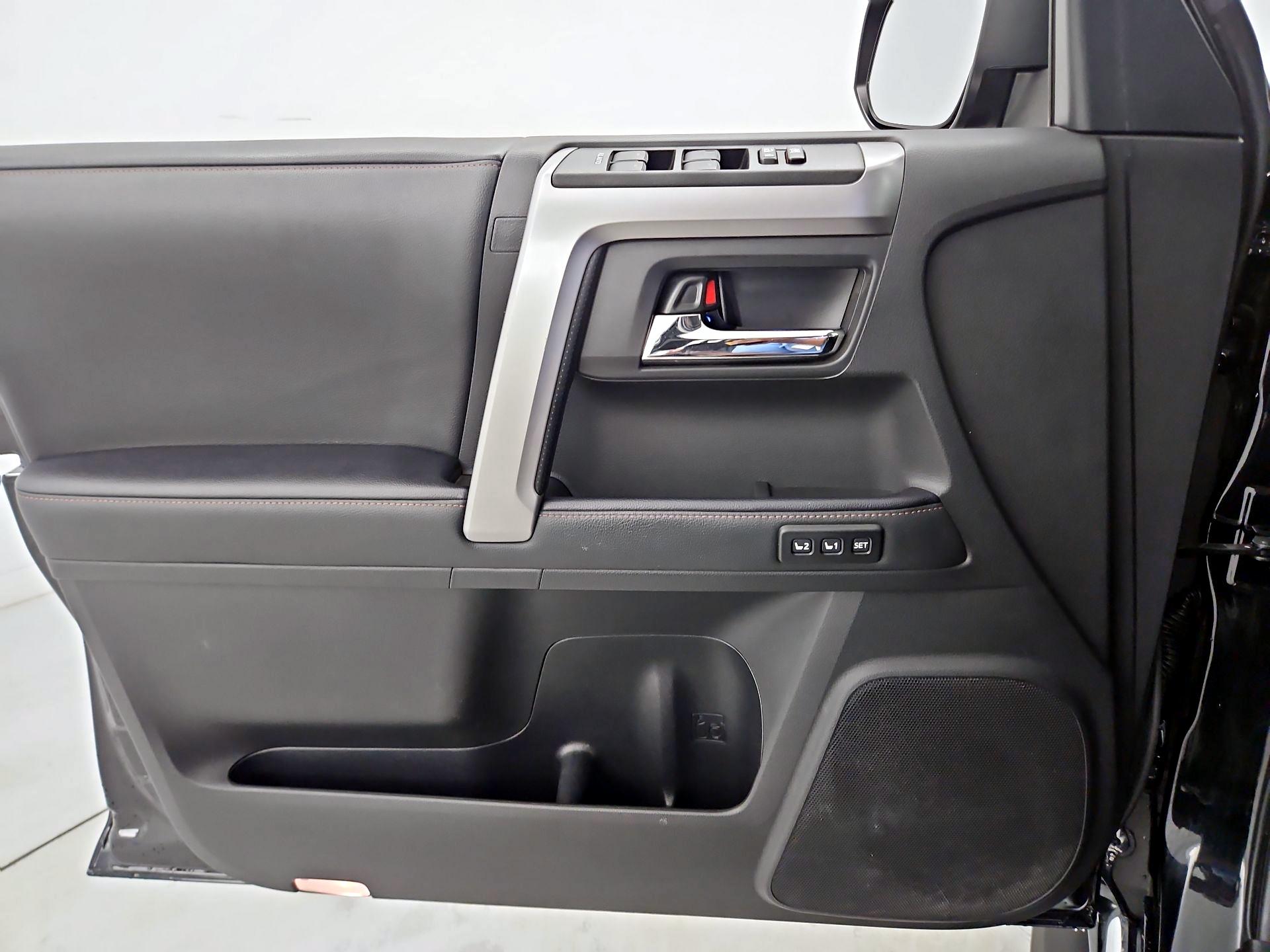 Thumbnail: 2020 Toyota 4Runner - 12