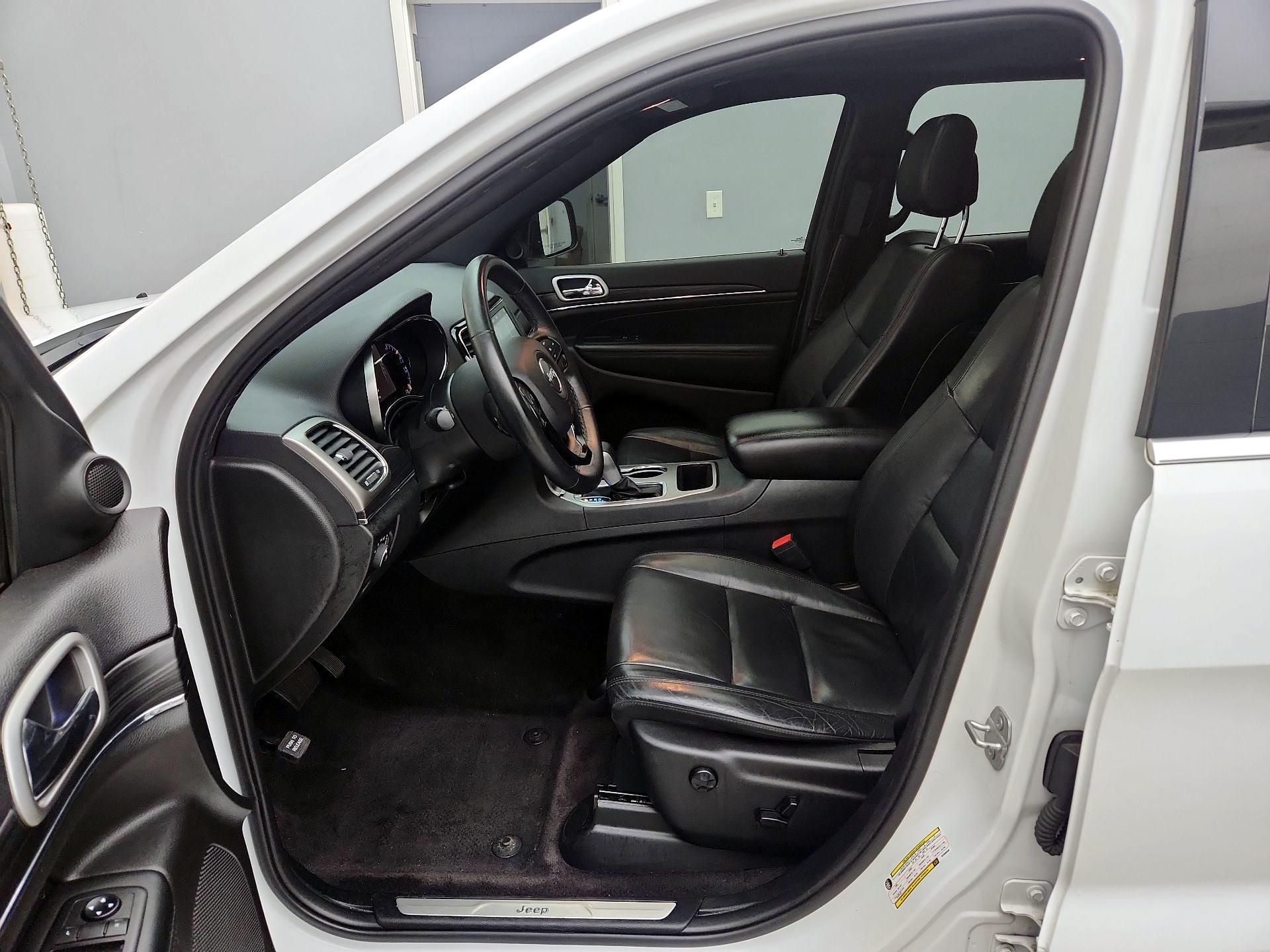 Thumbnail: 2019 Jeep Grand Cherokee - 11