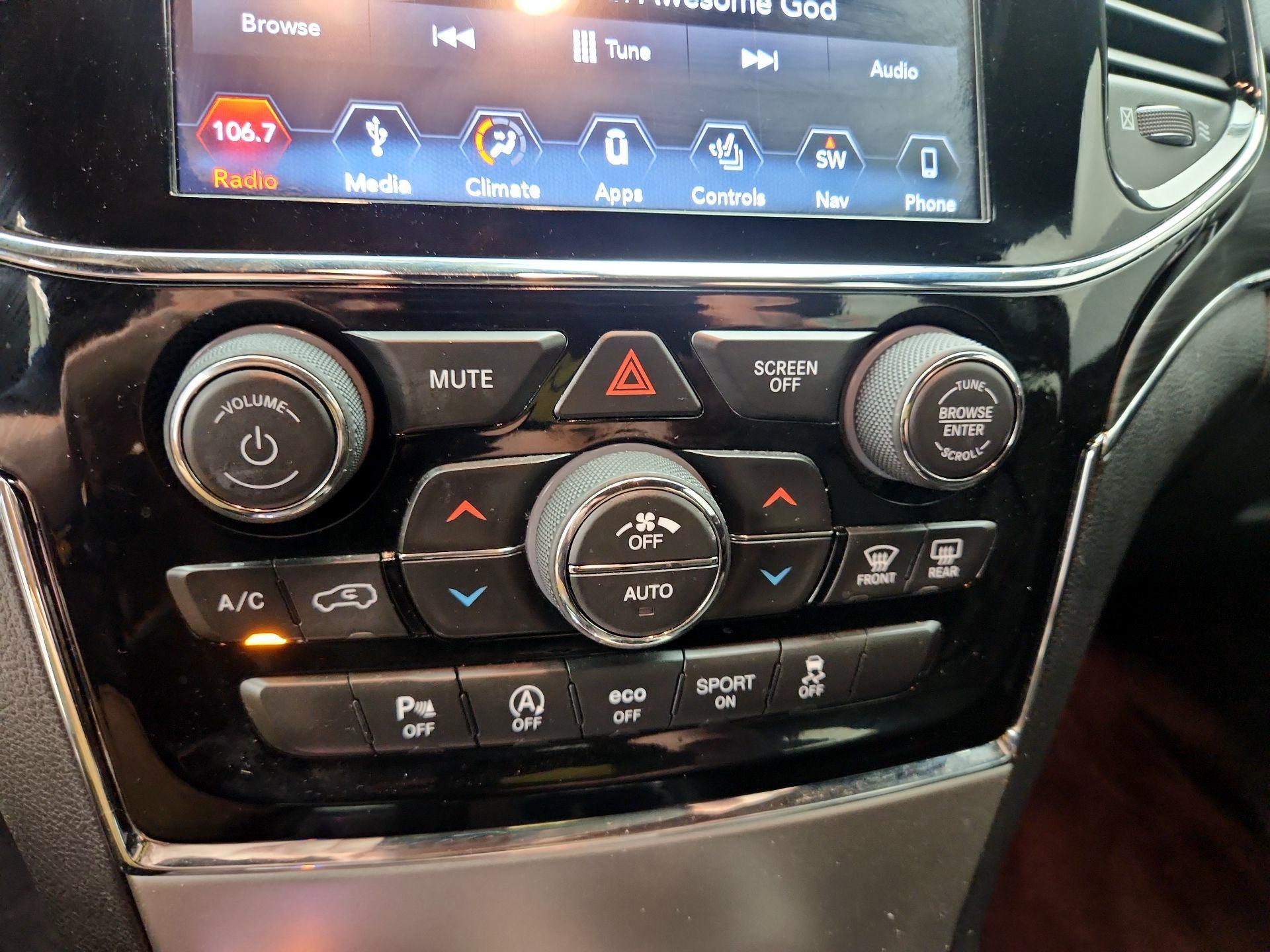 Thumbnail: 2019 Jeep Grand Cherokee - 17