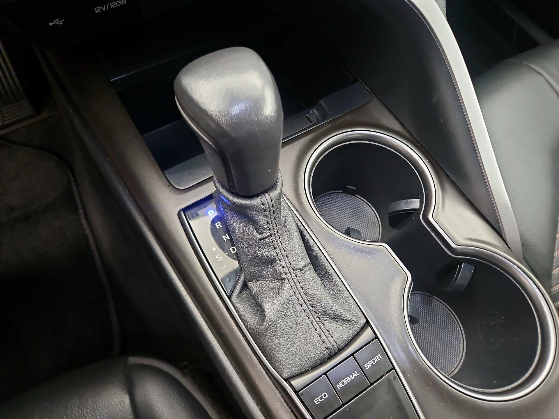 Thumbnail: 2023 Toyota Camry - 17