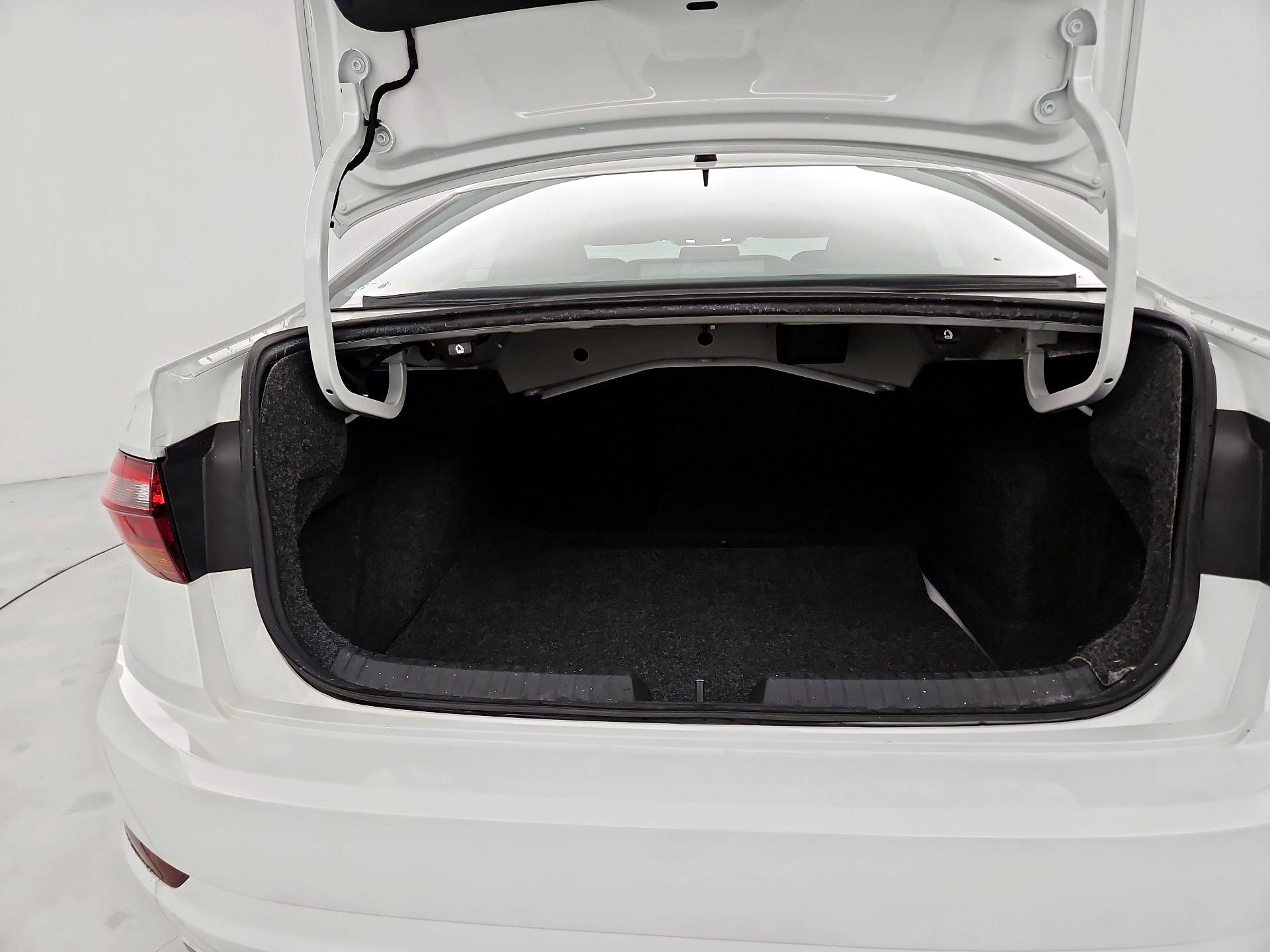 Thumbnail: 2019 Volkswagen Jetta - 20