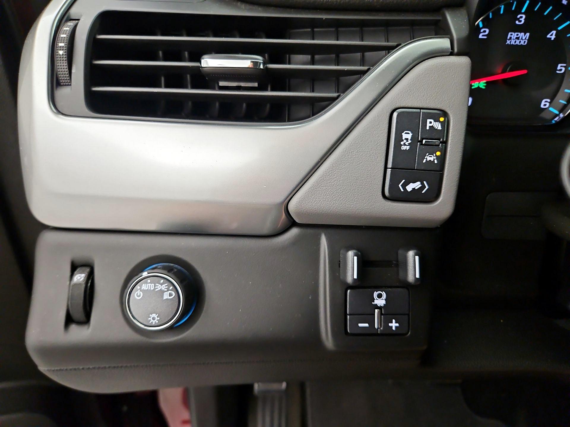Thumbnail: 2017 Chevrolet Suburban - 13