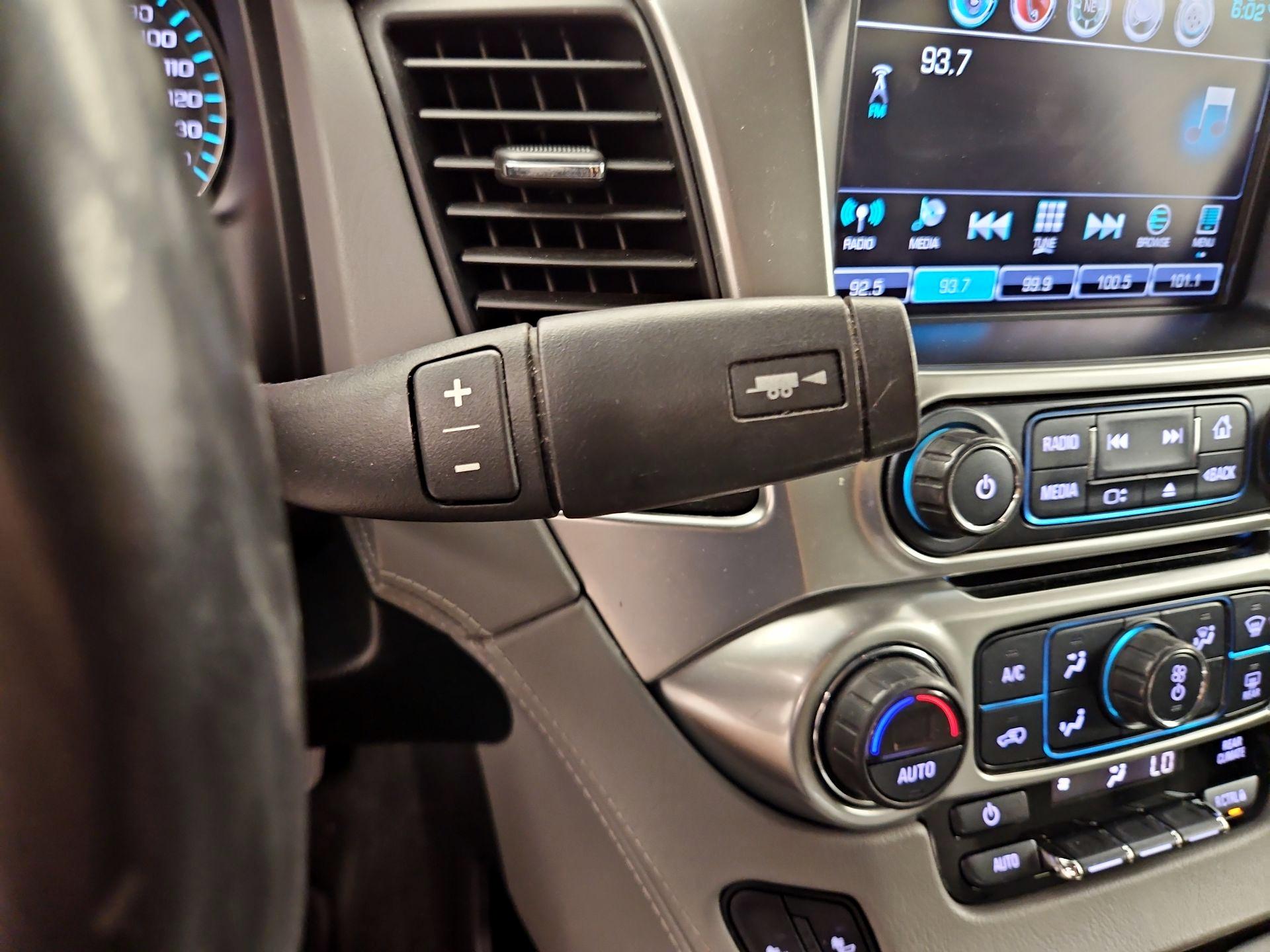 Thumbnail: 2017 Chevrolet Suburban - 18