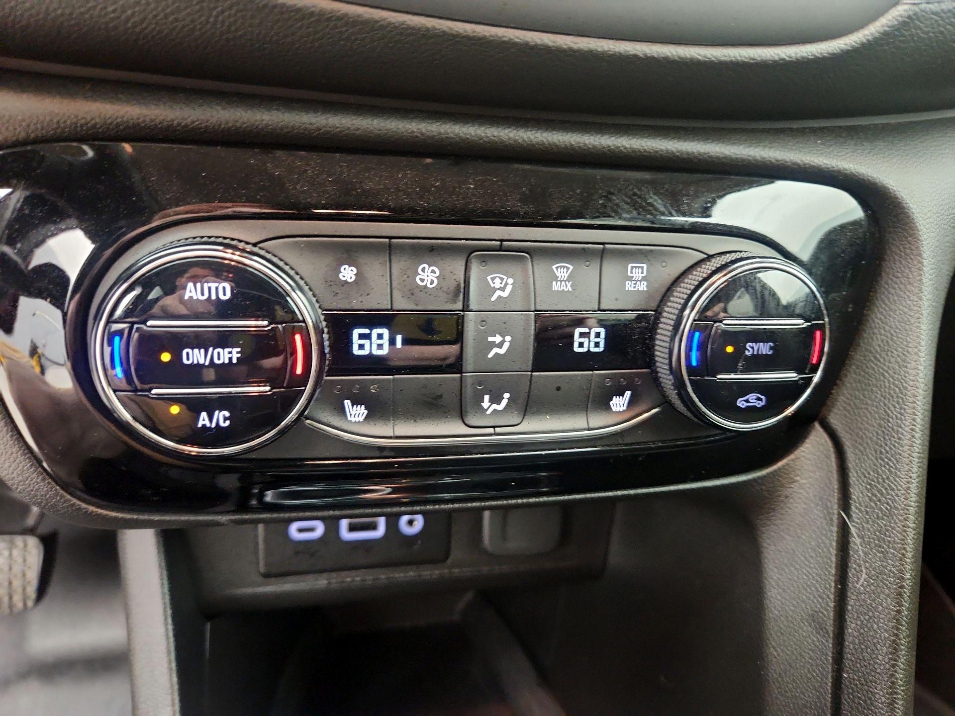 Thumbnail: 2020 Buick Encore GX - 17