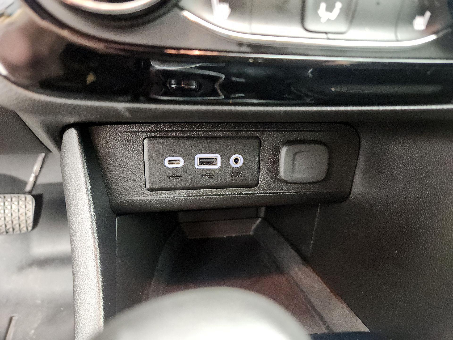 Thumbnail: 2020 Buick Encore GX - 19