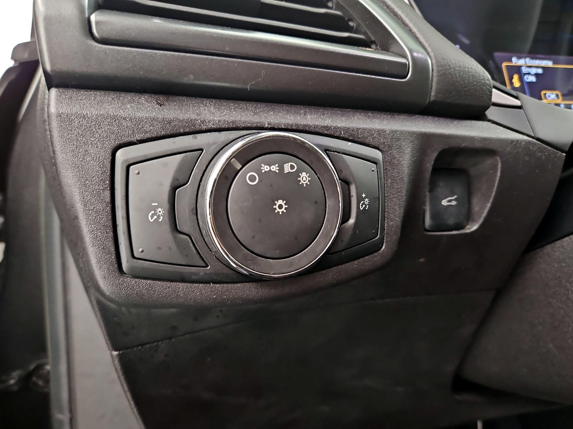 Thumbnail: 2016 Ford Fusion - 13