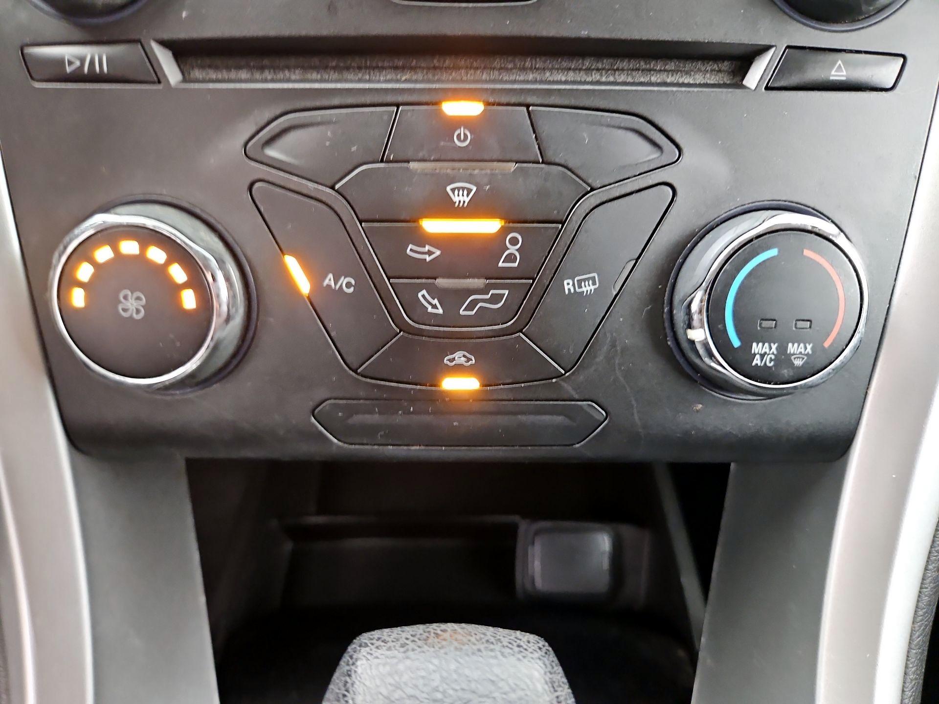 Thumbnail: 2016 Ford Fusion - 16
