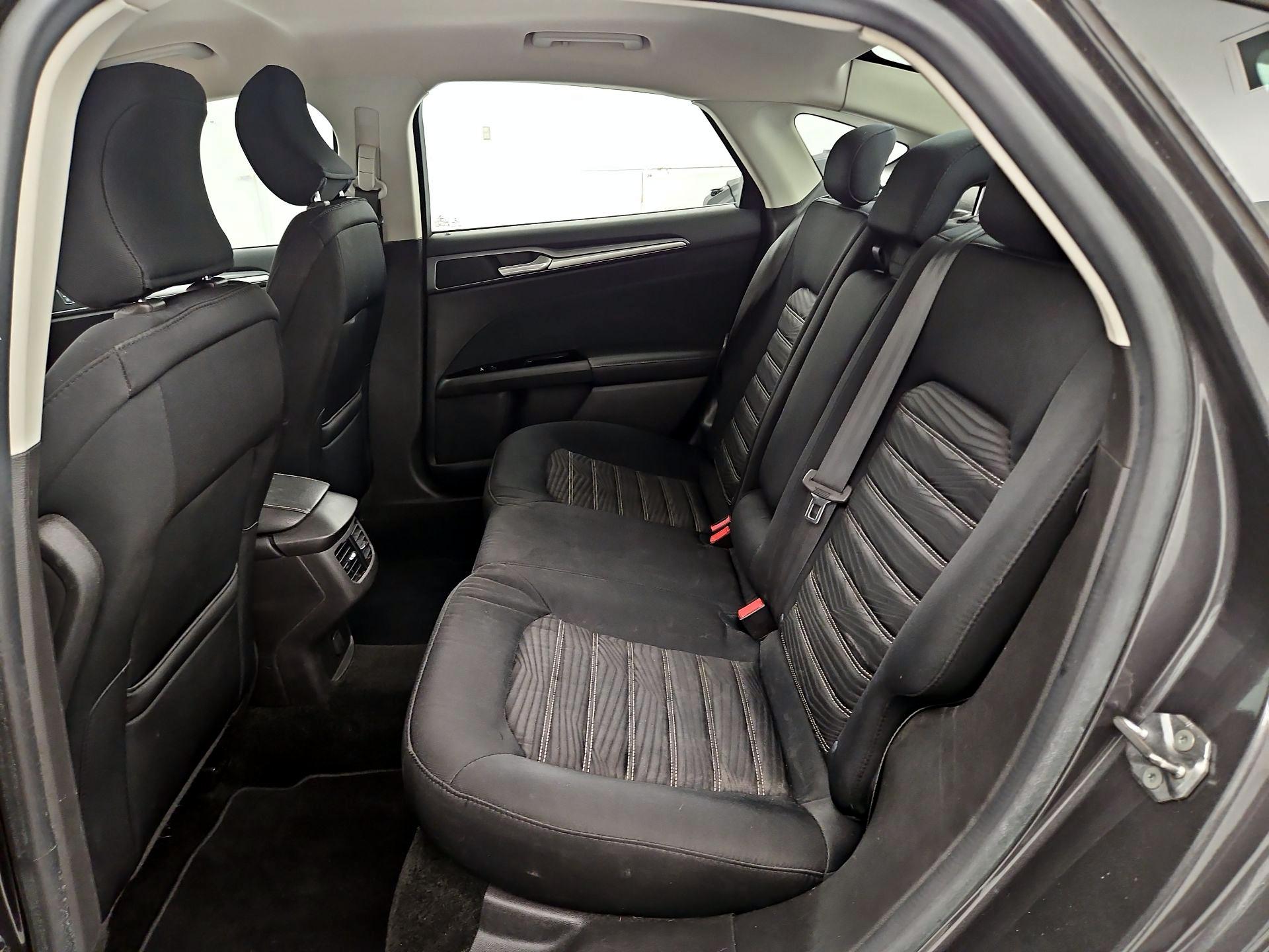 Thumbnail: 2016 Ford Fusion - 19
