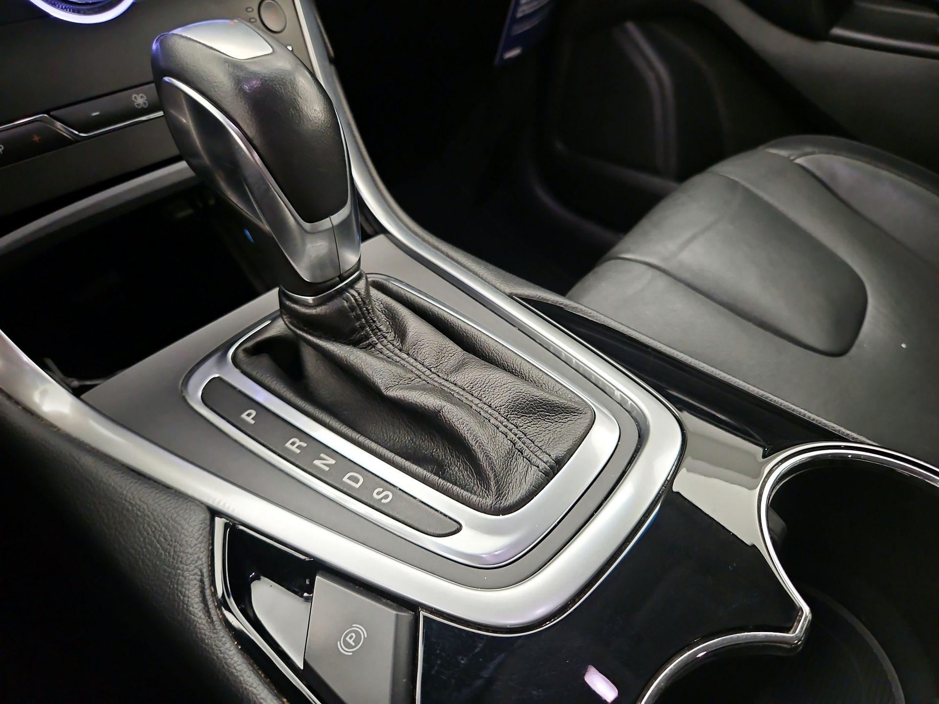Thumbnail: 2017 Ford Edge - 18