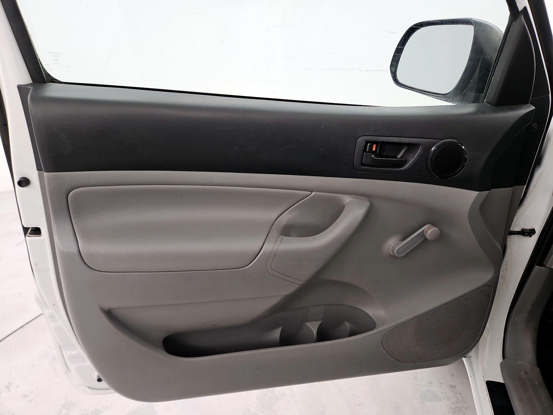 Thumbnail: 2014 Toyota Tacoma - 12