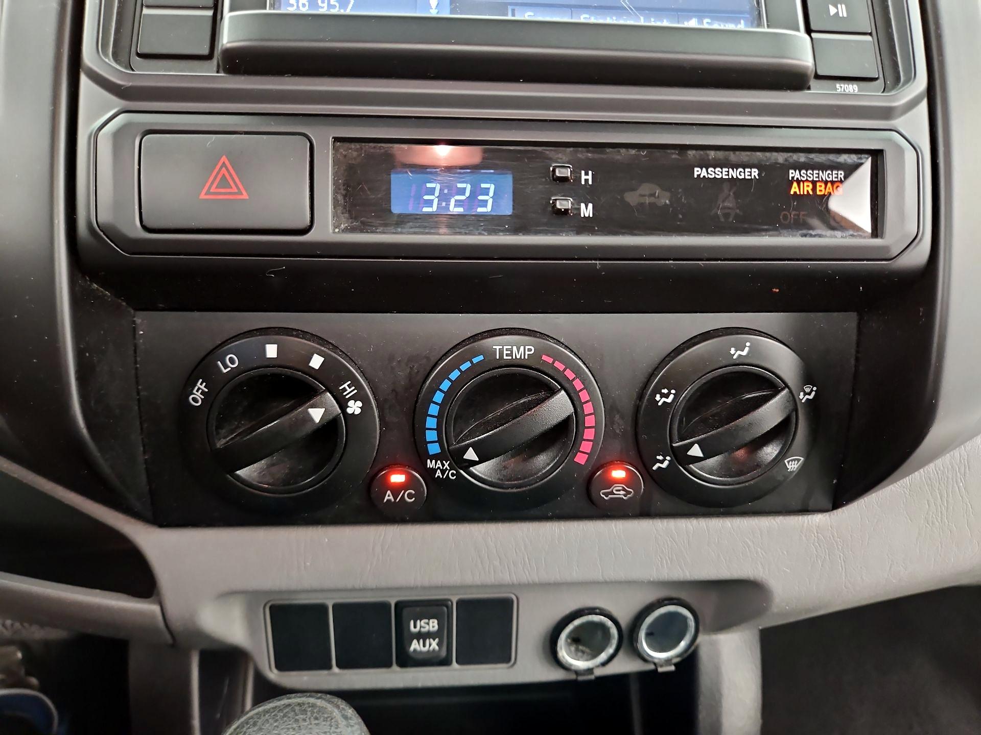Thumbnail: 2014 Toyota Tacoma - 15